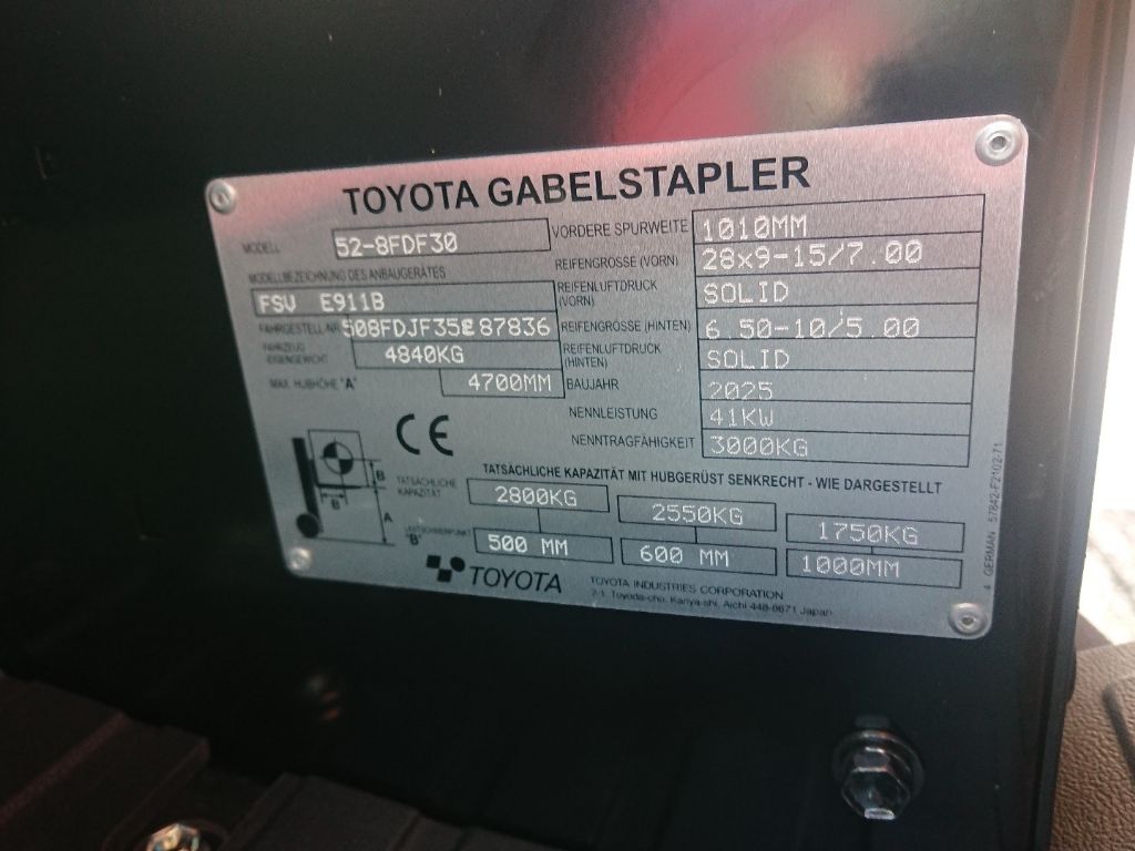 Toyota-02-8FDF30-Dieselstapler-http://www.anders-gabelstapler.de