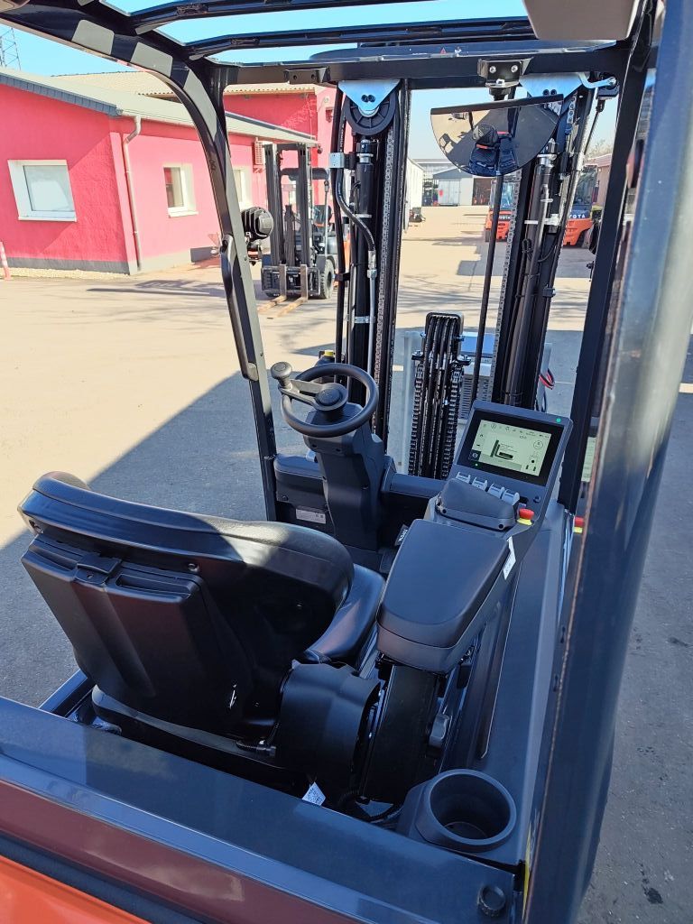 Toyota 9FB18T Elektro 4 Rad-Stapler www.anders-gabelstapler.de