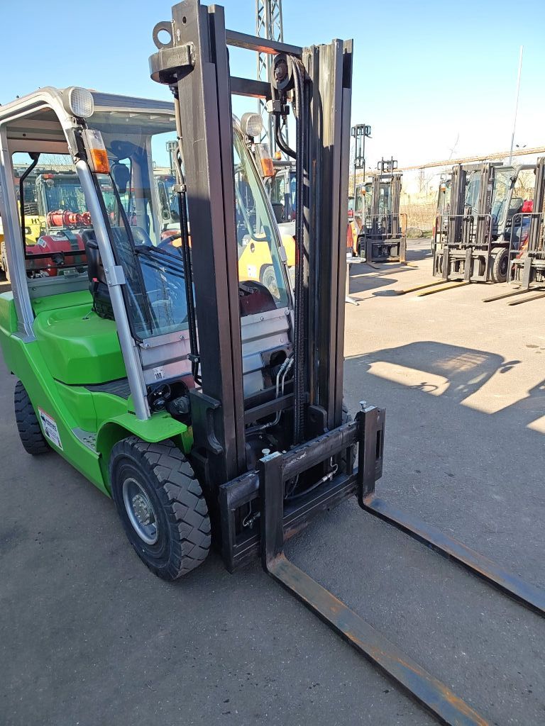 Cesab M325G Treibgasstapler www.anders-gabelstapler.de