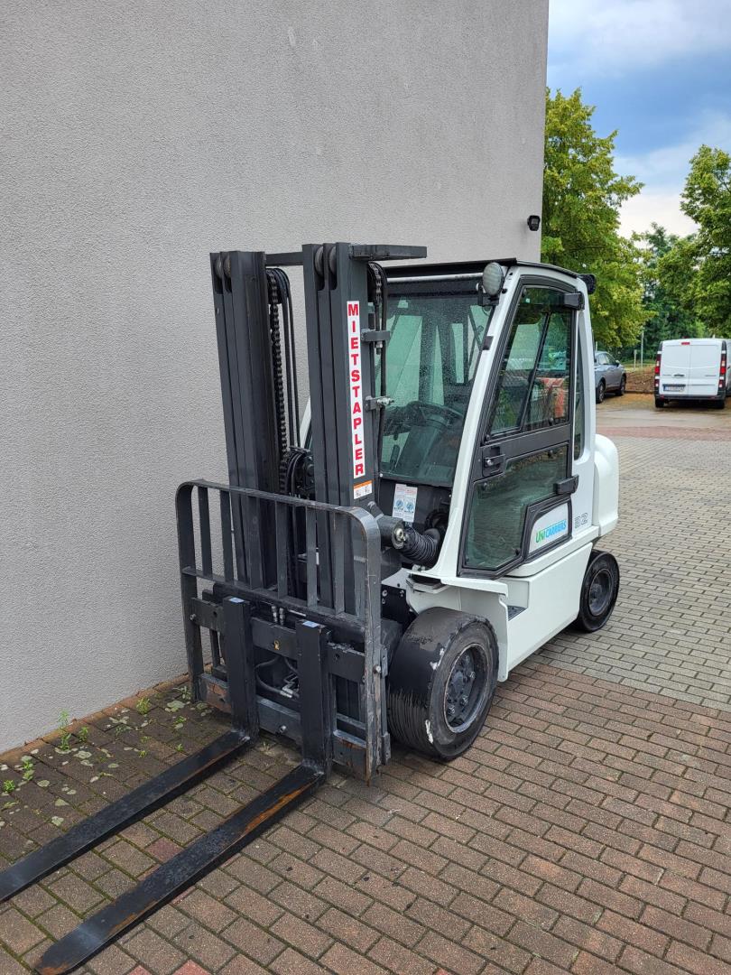 Unicarriers-UG1D2A32-Treibgasstapler-www.andres-gabelstapler.de