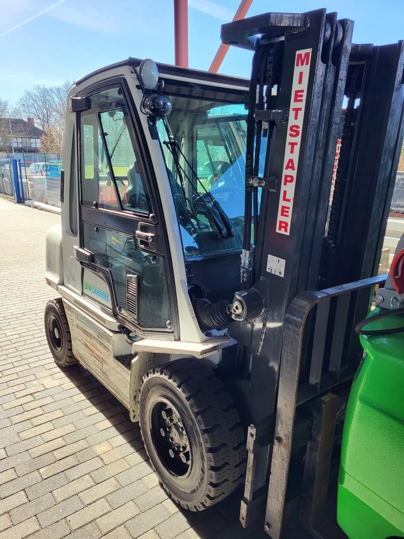 Unicarriers-UG1D2A30-Treibgasstapler-www.andres-gabelstapler.de