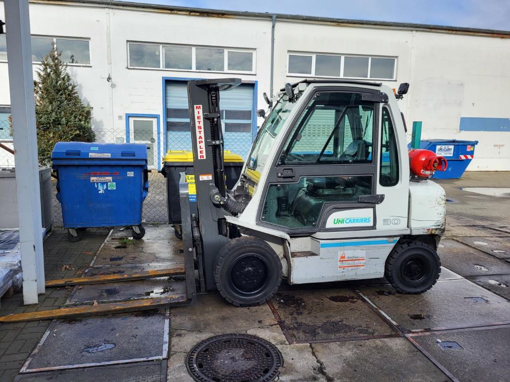 Unicarriers-UG1D2A30-Treibgasstapler-www.andres-gabelstapler.de
