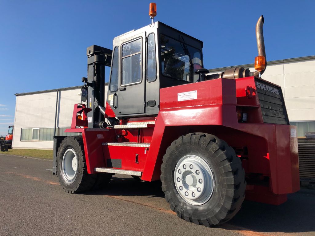 Svetruck 1260-28 Dieselstapler www.staplerzentrum-leipzig.de Svetruck 1260-28 Dieselstapler www.staplerzentrum-leipzig.de