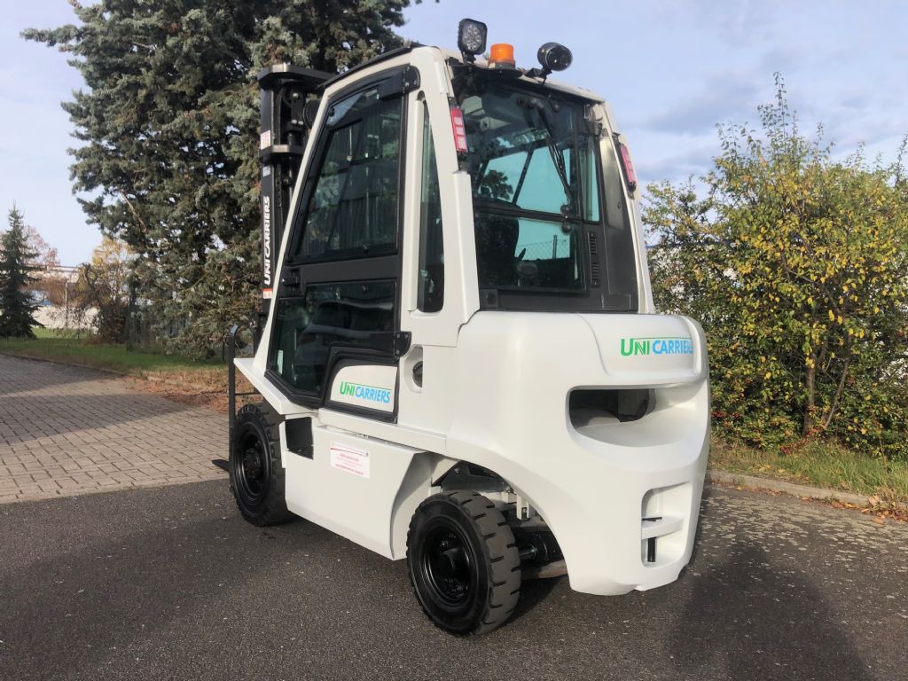 UniCarriers Y1D2A25Q (DX25) Dieselstapler www.staplerzentrum-leipzig.de UniCarriers Y1D2A25Q (DX25) Dieselstapler www.staplerzentrum-leipzig.de