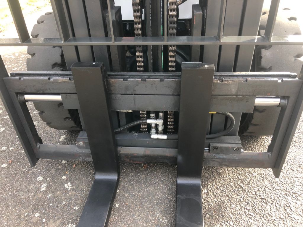 UniCarriers Y1D2A25Q (DX25) Dieselstapler www.staplerzentrum-leipzig.de UniCarriers Y1D2A25Q (DX25) Dieselstapler www.staplerzentrum-leipzig.de