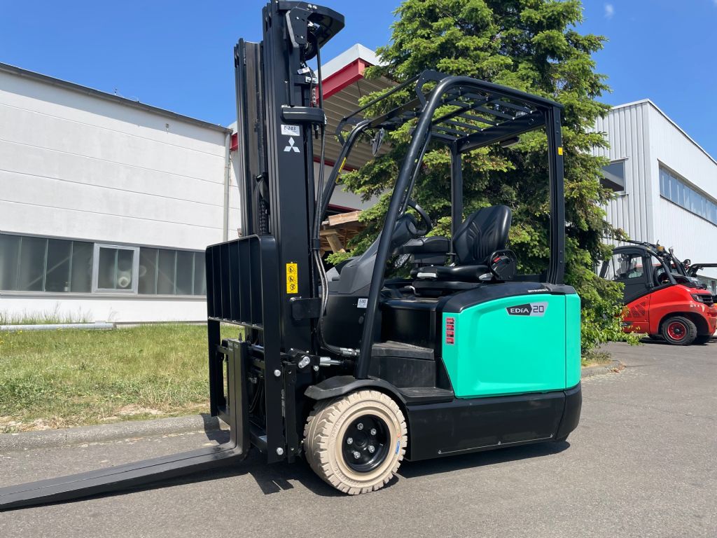 Mitsubishi FB20 N2T Elektro 3 Rad-Stapler www.staplerzentrum-leipzig.de Mitsubishi FB20 N2T Elektro 3 Rad-Stapler www.staplerzentrum-leipzig.de
