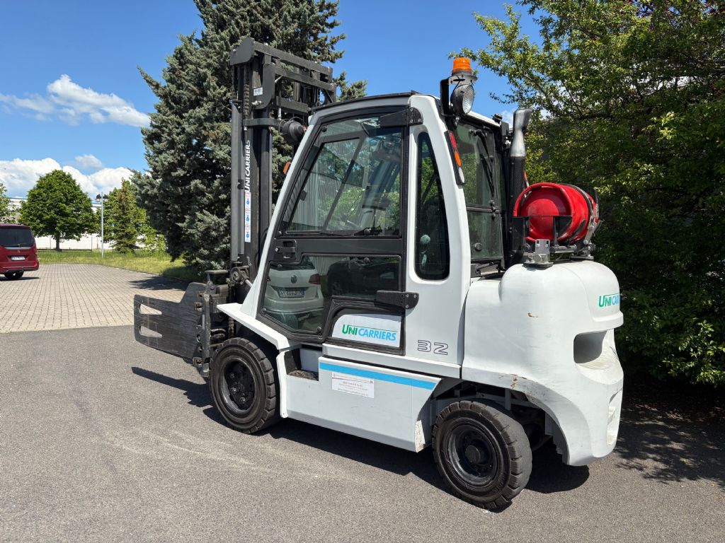 UniCarriers UG1D2A32LQ (DX32) Treibgasstapler www.staplerzentrum-leipzig.de UniCarriers UG1D2A32LQ (DX32) Treibgasstapler www.staplerzentrum-leipzig.de