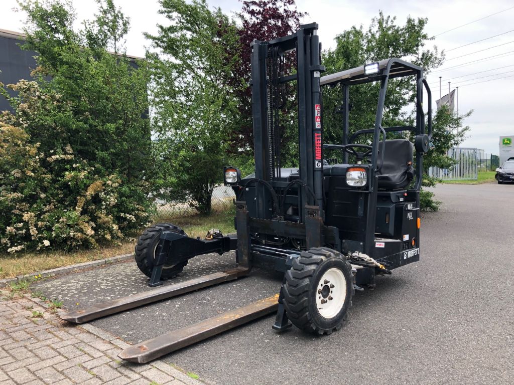 Moffett M4 25.3 NX Mitnahmestapler www.staplerzentrum-leipzig.de Moffett M4 25.3 NX Mitnahmestapler www.staplerzentrum-leipzig.de