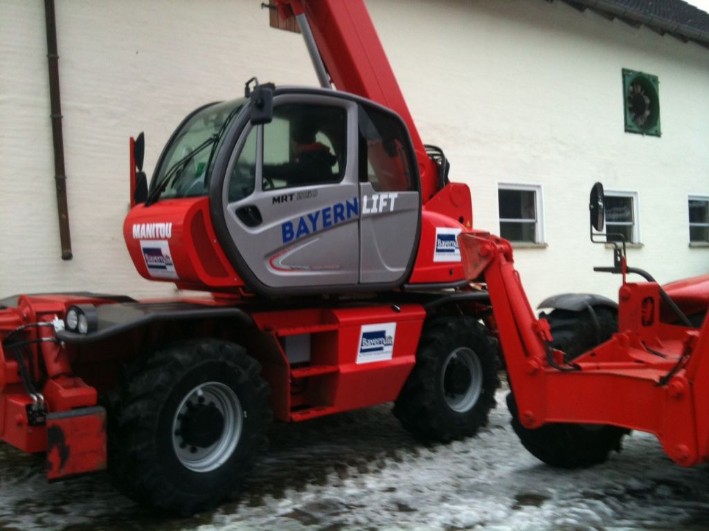 Manitou MRT 2150 Teleskopstapler drehbar www.arbeitsbuehnen-staplerverleih.de