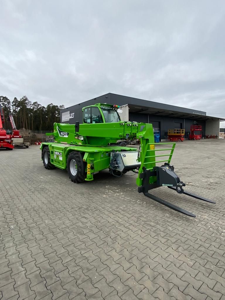 Merlo P50.21S Teleskopstapler drehbar www.arbeitsbuehnen-staplerverleih.de