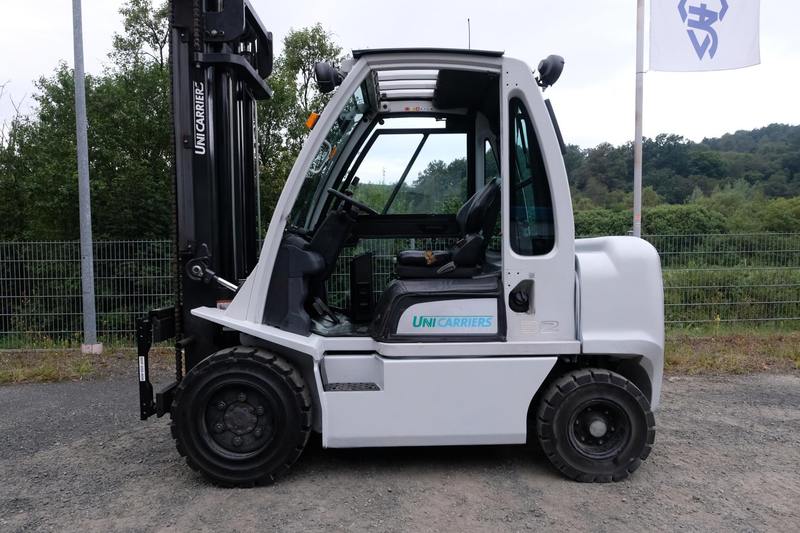 UniCarriers UG1D2A32Q Dieselstapler www.hangcha-gabelstapler.de