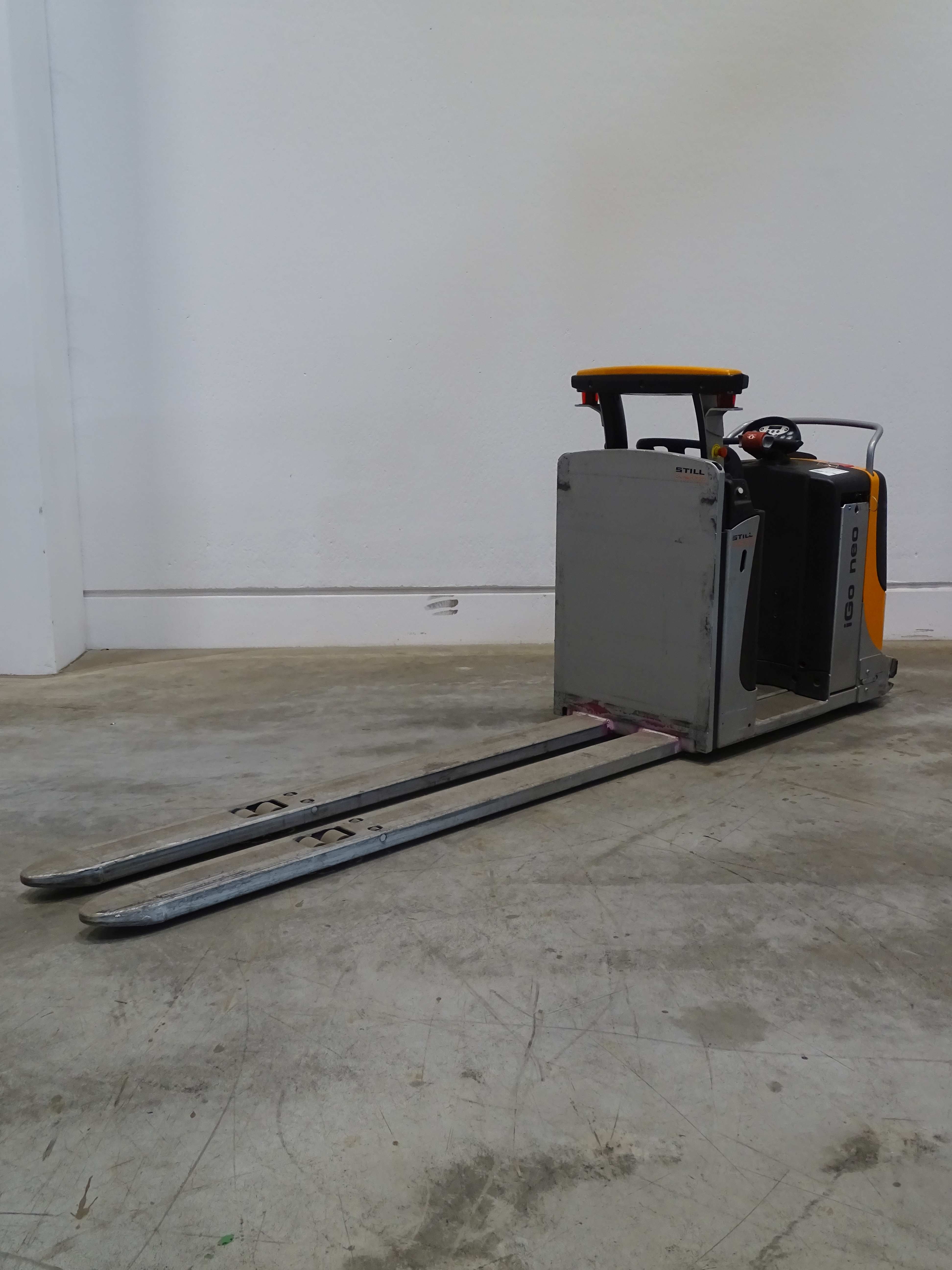 Still CX20IGONEO/2400MM Tow Tractor www.blackforxx.com