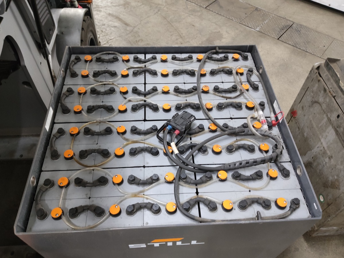 Still RX60-50/600 Empilhador el�trico de quatro rodas www.blackforxx.com