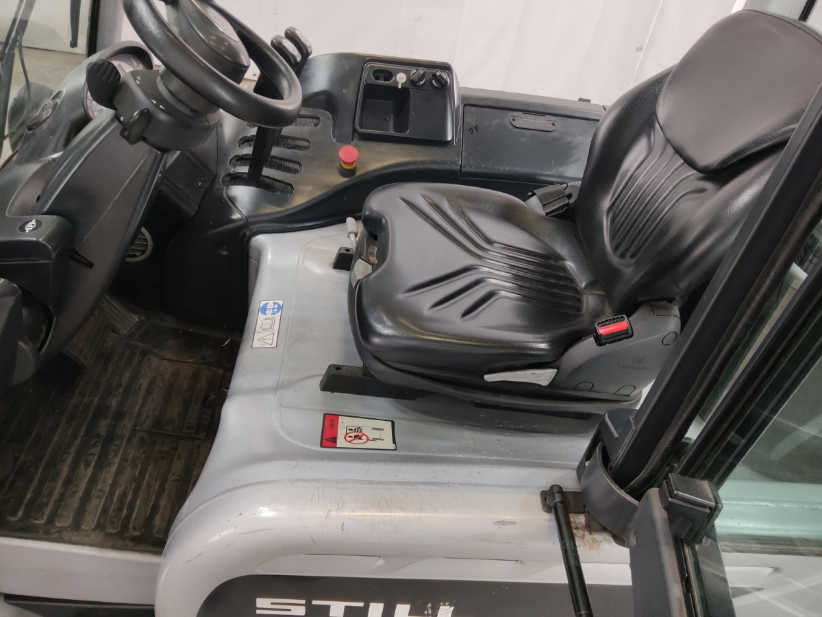 Still RX60-30L/600 Elektryczny 4-kolowy www.blackforxx.com