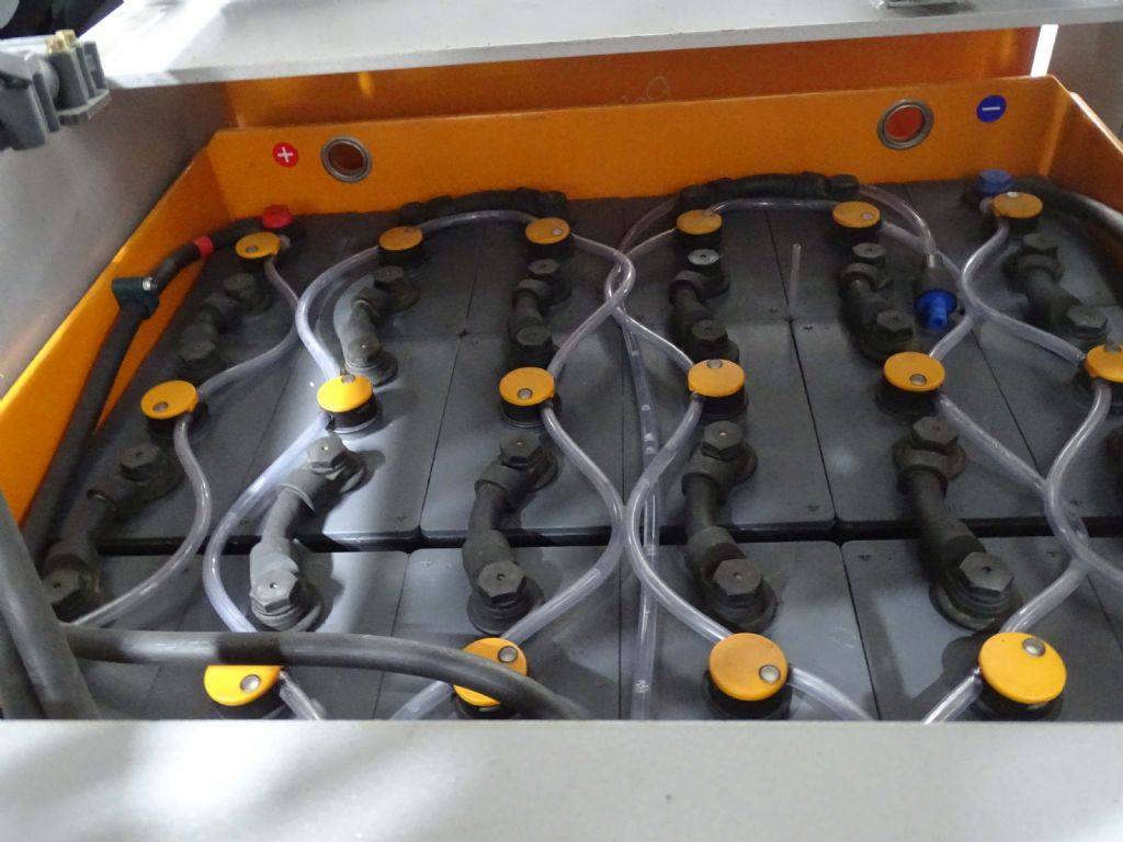 Still EK-X48 Selecionador de encomendas de alta elevao www.blackforxx.com