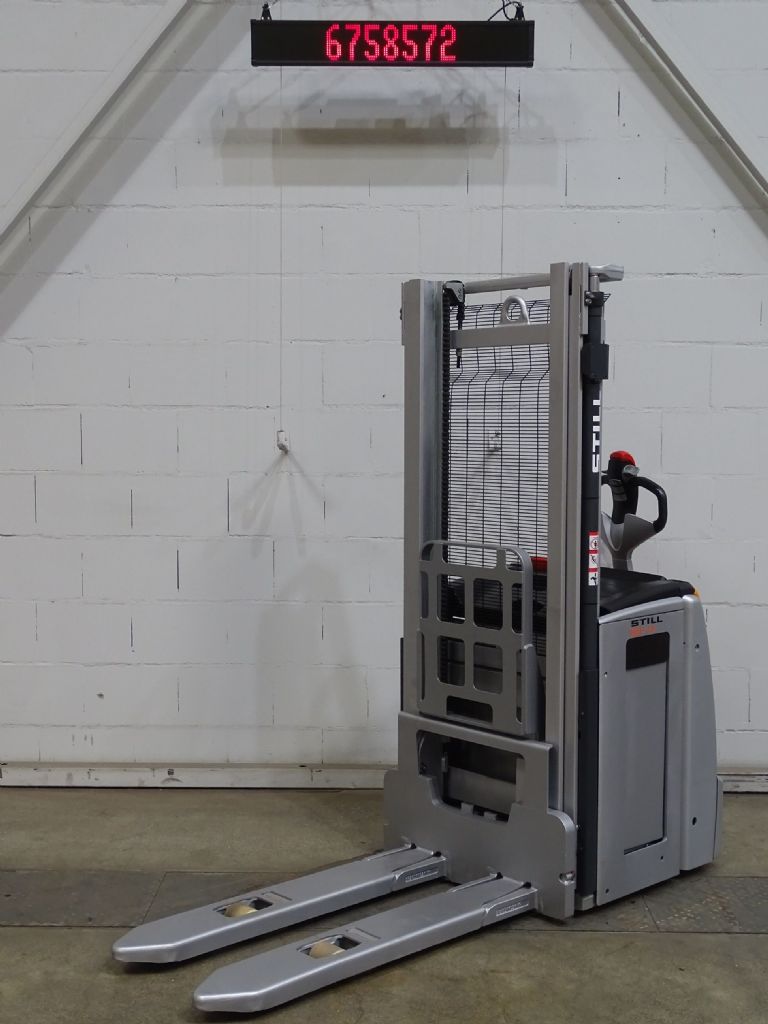 Still EXV14/BATT.NEU Porta-paletes de alta elevao www.blackforxx.com