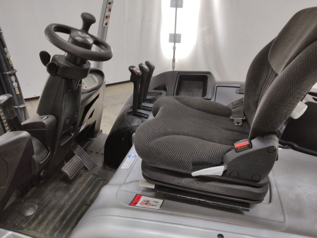 Still RX60-50 Elektro 4 Rad-Stapler www.blackforxx.com