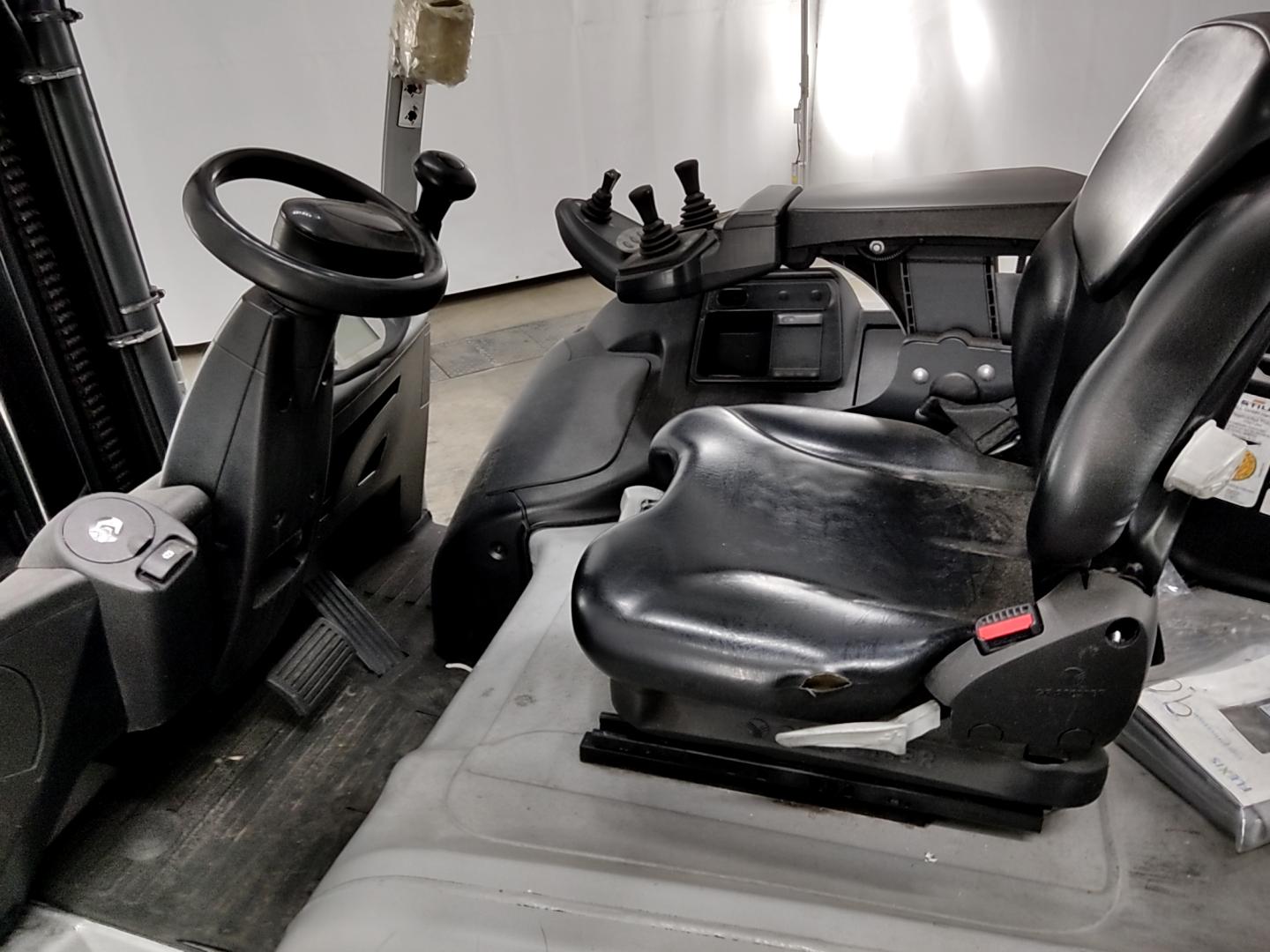 Still RX60-30 Elektryczny 4-kolowy www.blackforxx.com