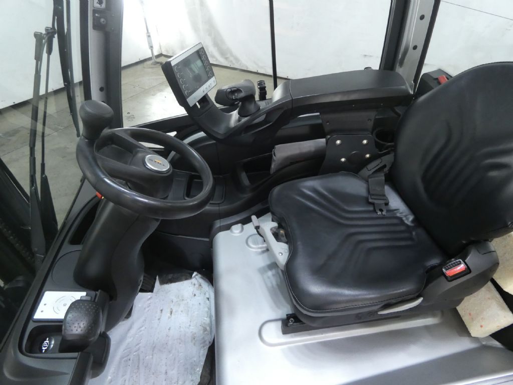 STILL RX20-16P Chariot �lectrique � 4 roues www.blackforxx.com