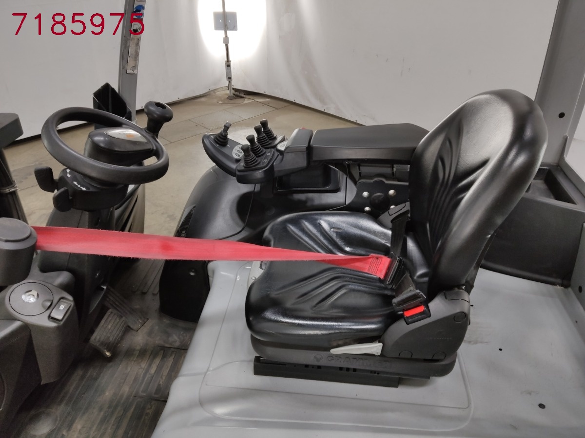 Still RX60-50/600 Elctrica de 4 ruedas www.blackforxx.com