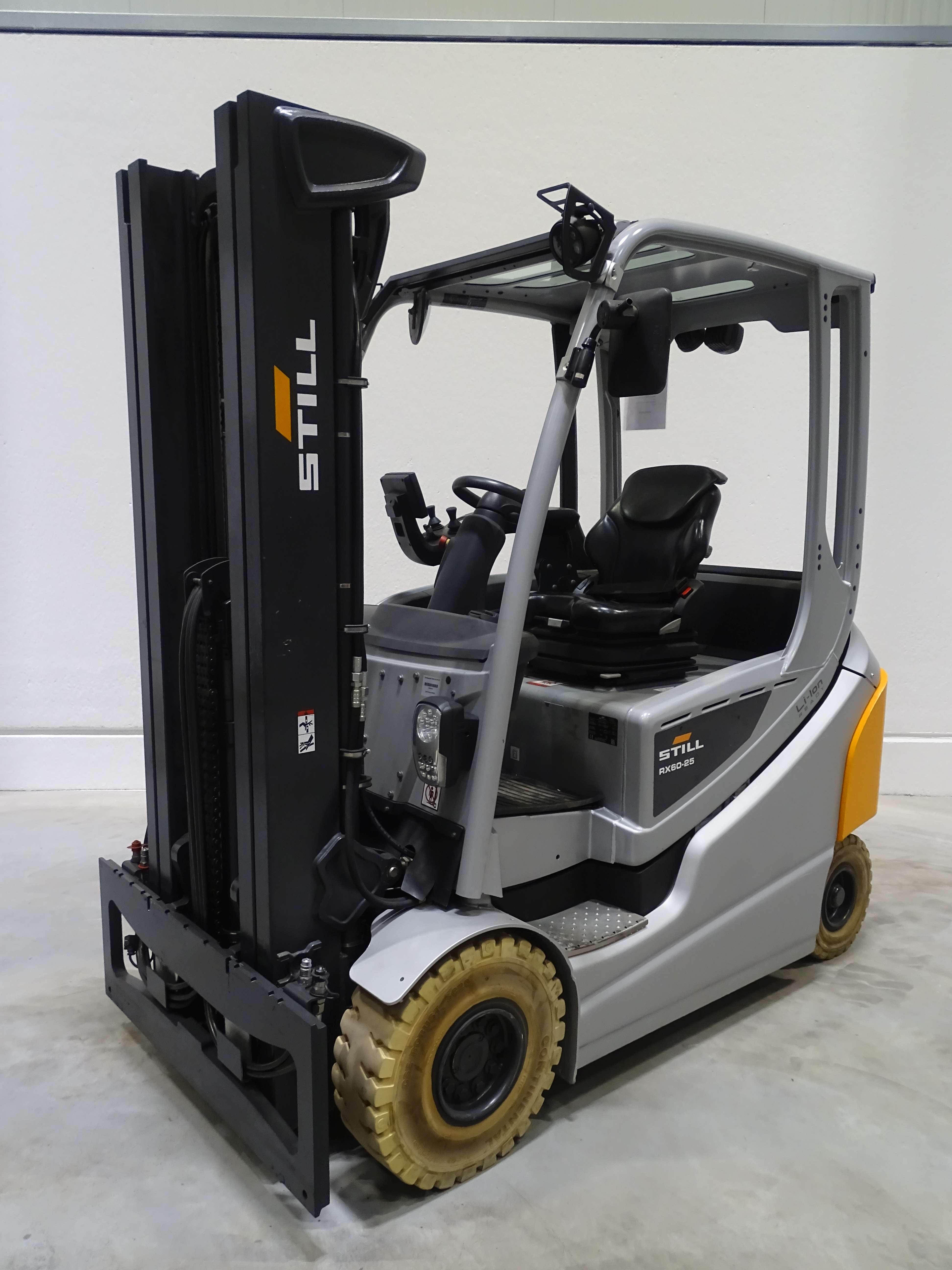 Still RX60-25 Elektryczny 4-kolowy www.blackforxx.com