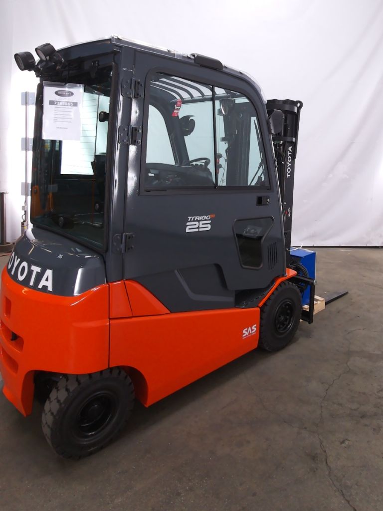 Toyota 8FBMKT25 Electric 4-wheel forklift www.blackforxx.com