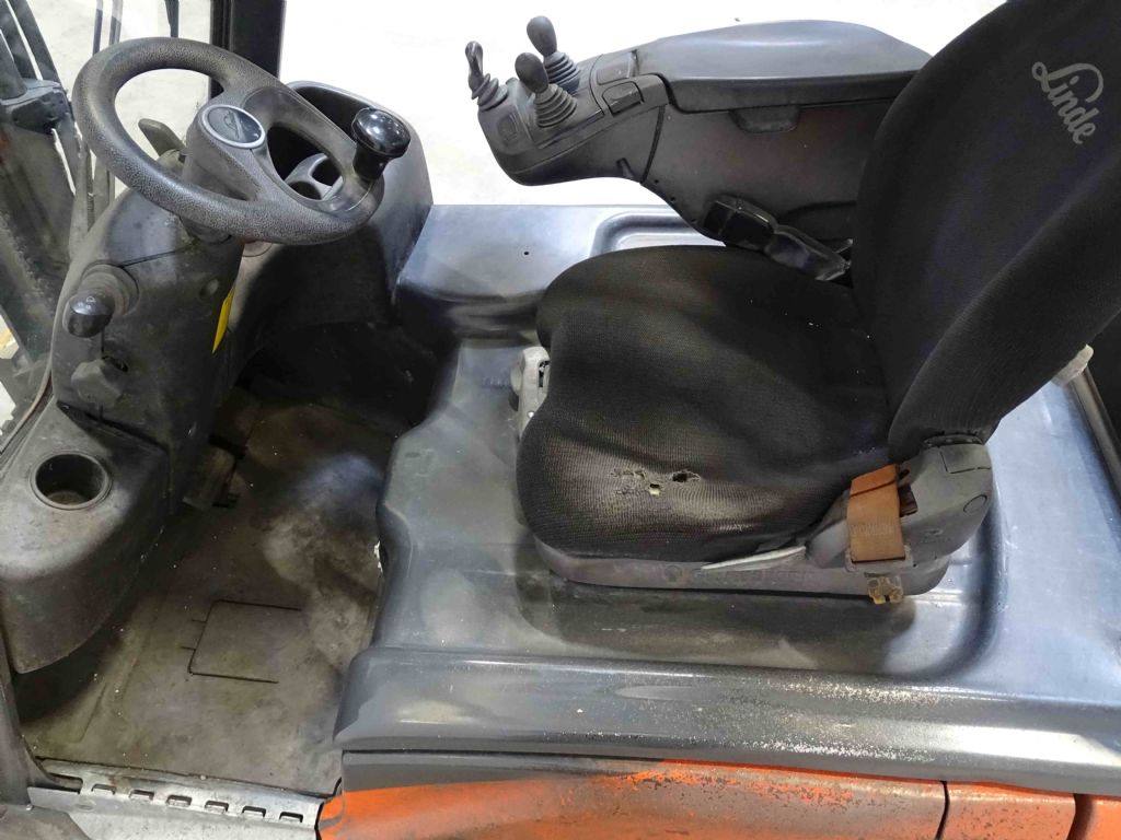 Linde E16P-02 Electric 4-wheel forklift www.blackforxx.com