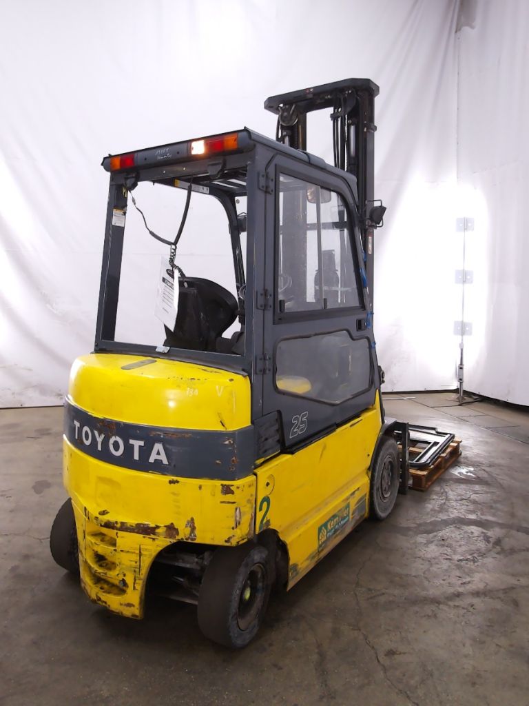 Toyota 7FBMF25 Electric 4-wheel forklift www.blackforxx.com