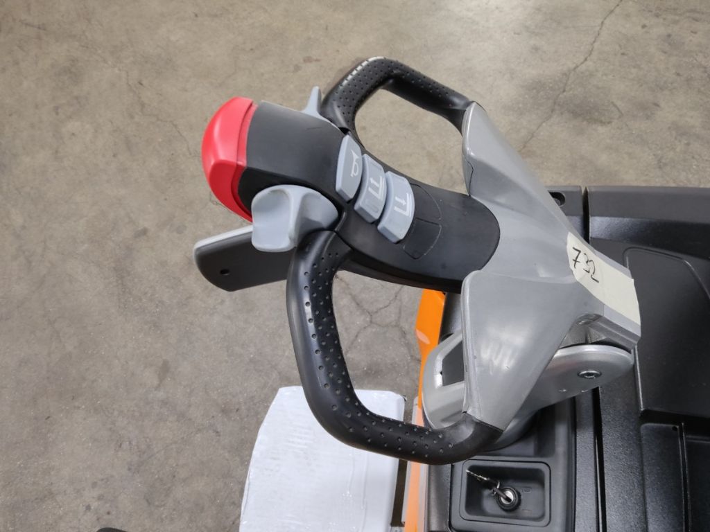 Still EXV-SF14/BATT.NEU Porta-paletes de alta elevao www.blackforxx.com