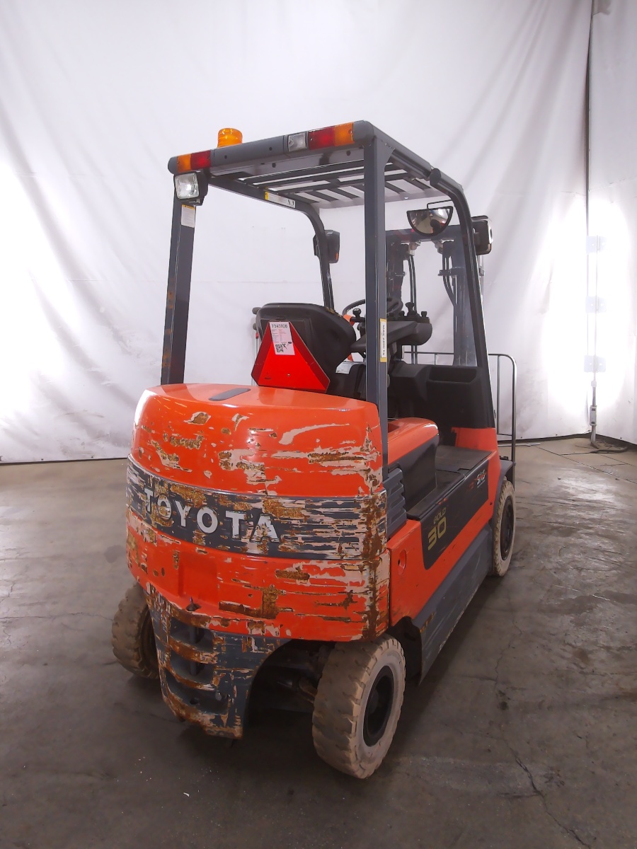 Toyota 7FBMF30 Elektro 4 Rad-Stapler www.blackforxx.com