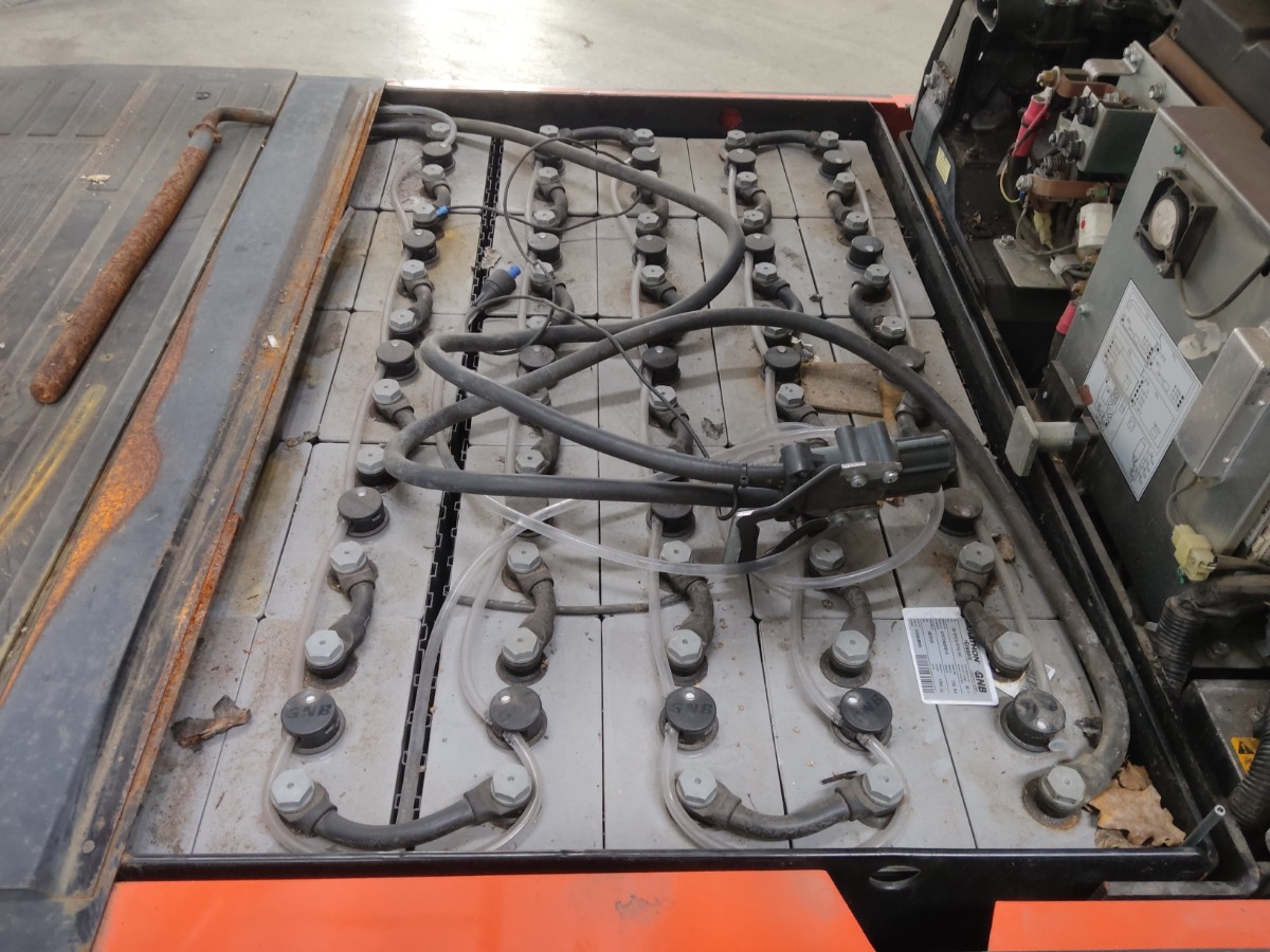 Toyota 7FBMF30 Elektro 4 Rad-Stapler www.blackforxx.com