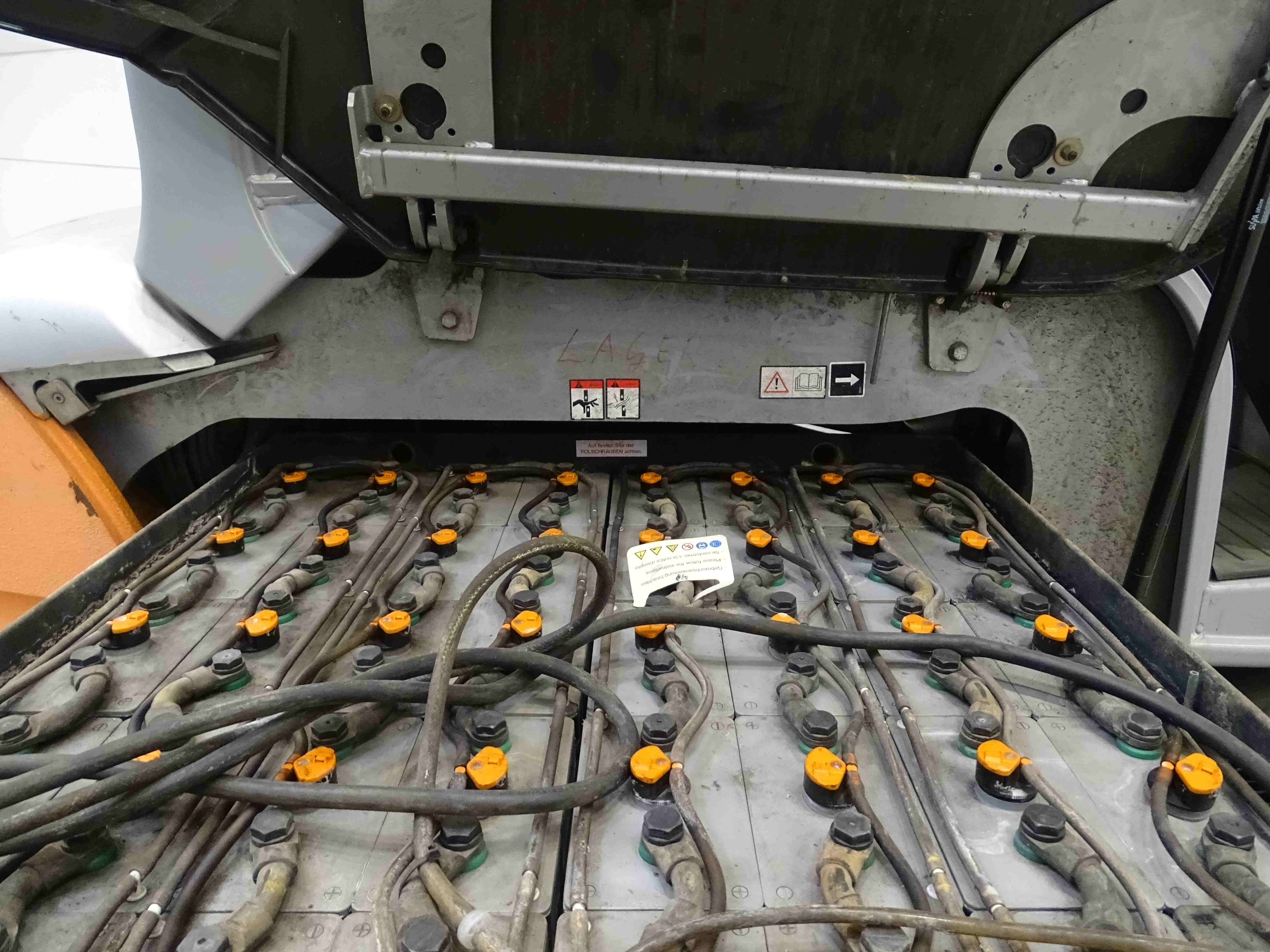 Still RX60-40 Empilhador el�trico de quatro rodas www.blackforxx.com