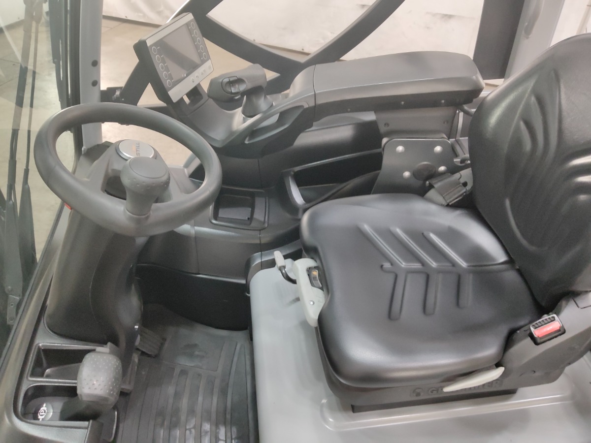 Still RX20-14C Empilhador eltrico de trs rodas www.blackforxx.com