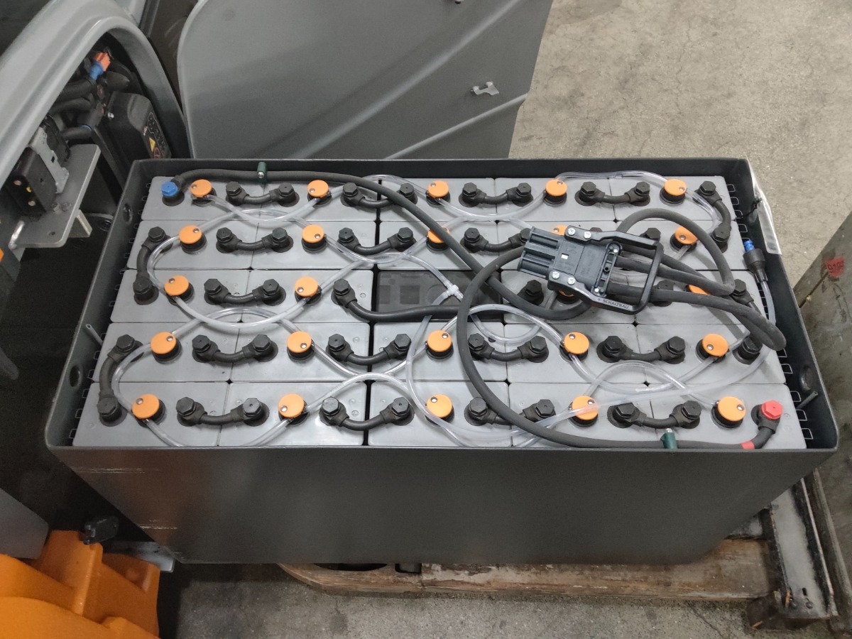 Still RX20-14C Empilhador eltrico de trs rodas www.blackforxx.com