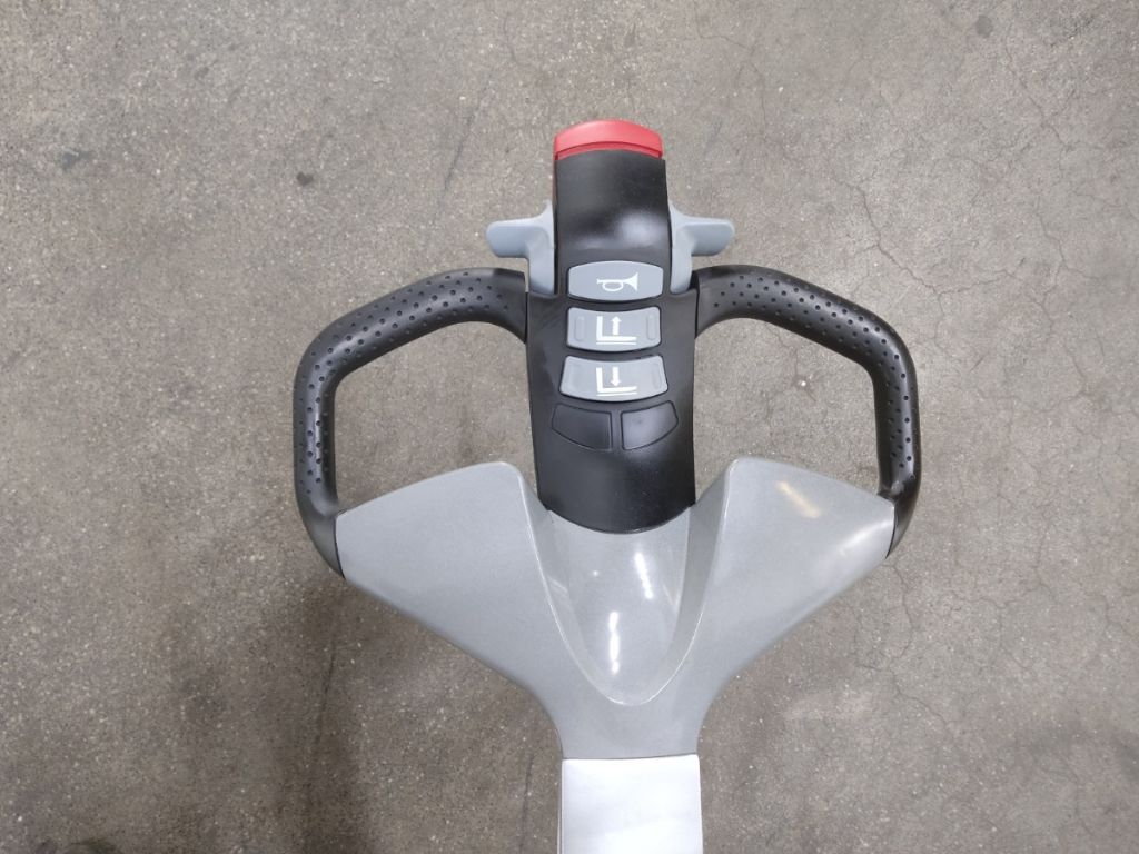 Still EXU20/BATT.NEU Transpallet elettrico www.blackforxx.com