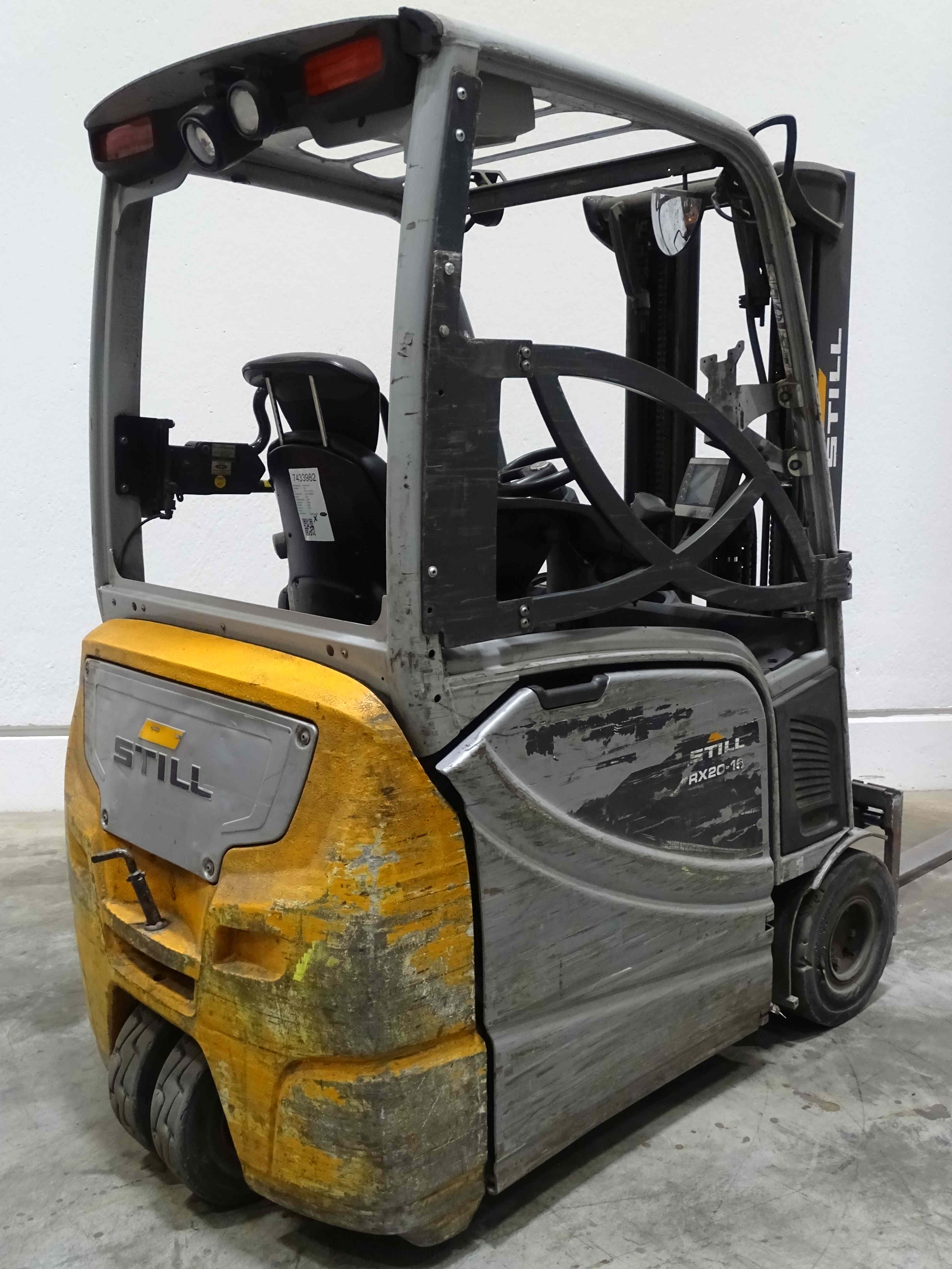 Still RX20-16 Empilhador eltrico de trs rodas www.blackforxx.com