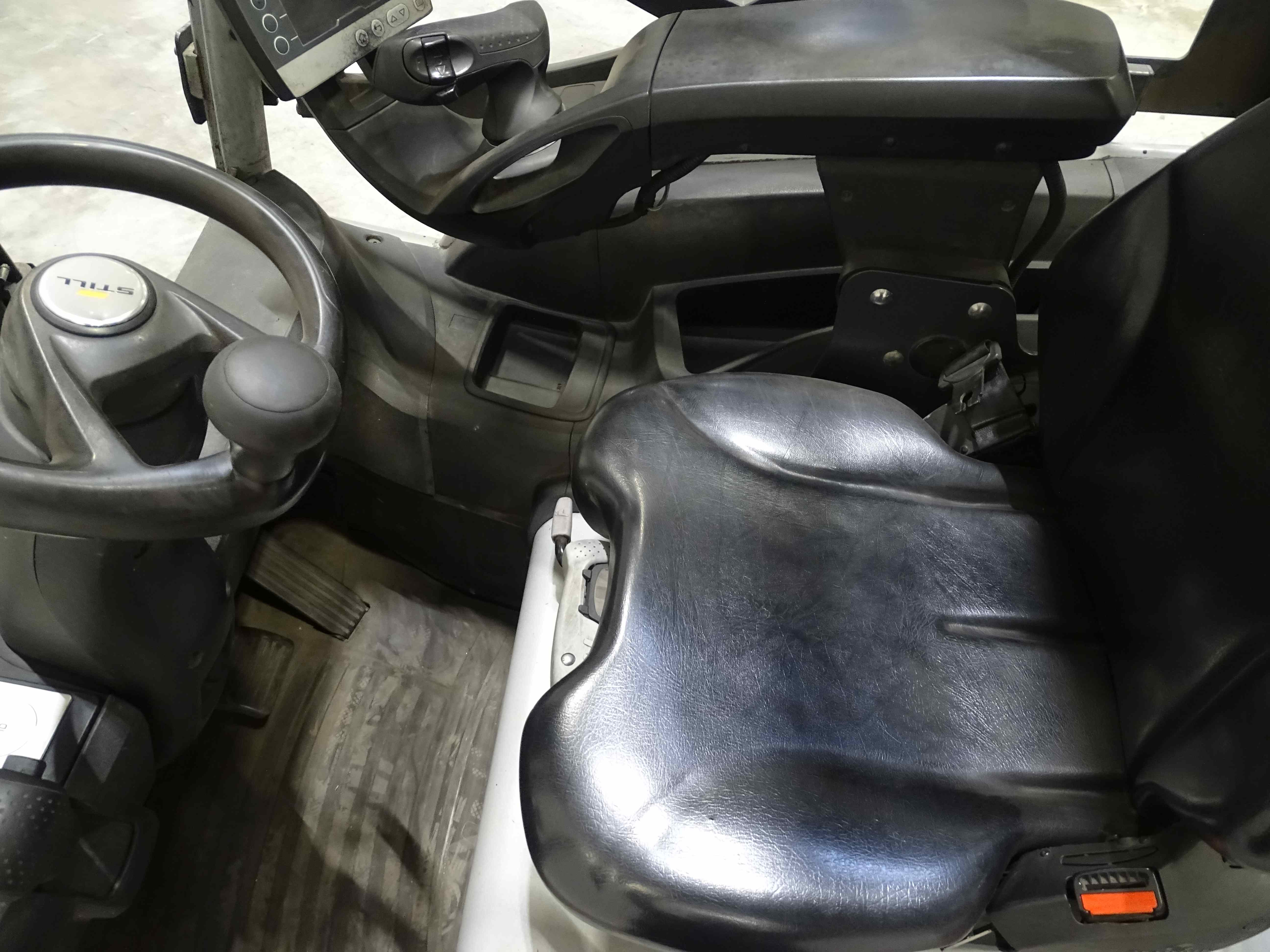 Still RX20-16 Empilhador eltrico de trs rodas www.blackforxx.com