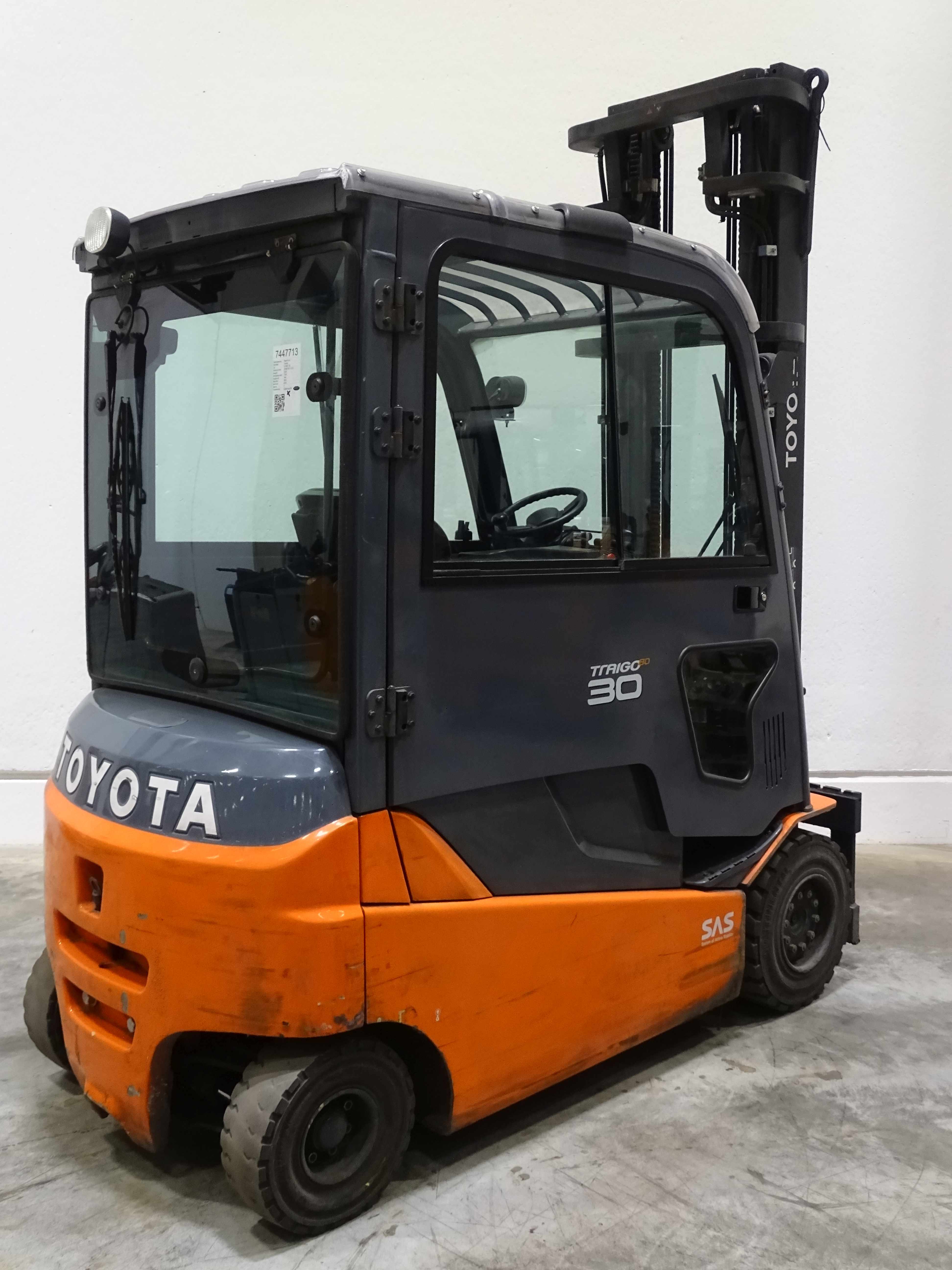 Toyota 8FBMT30 Electric 4-wheel forklift www.blackforxx.com