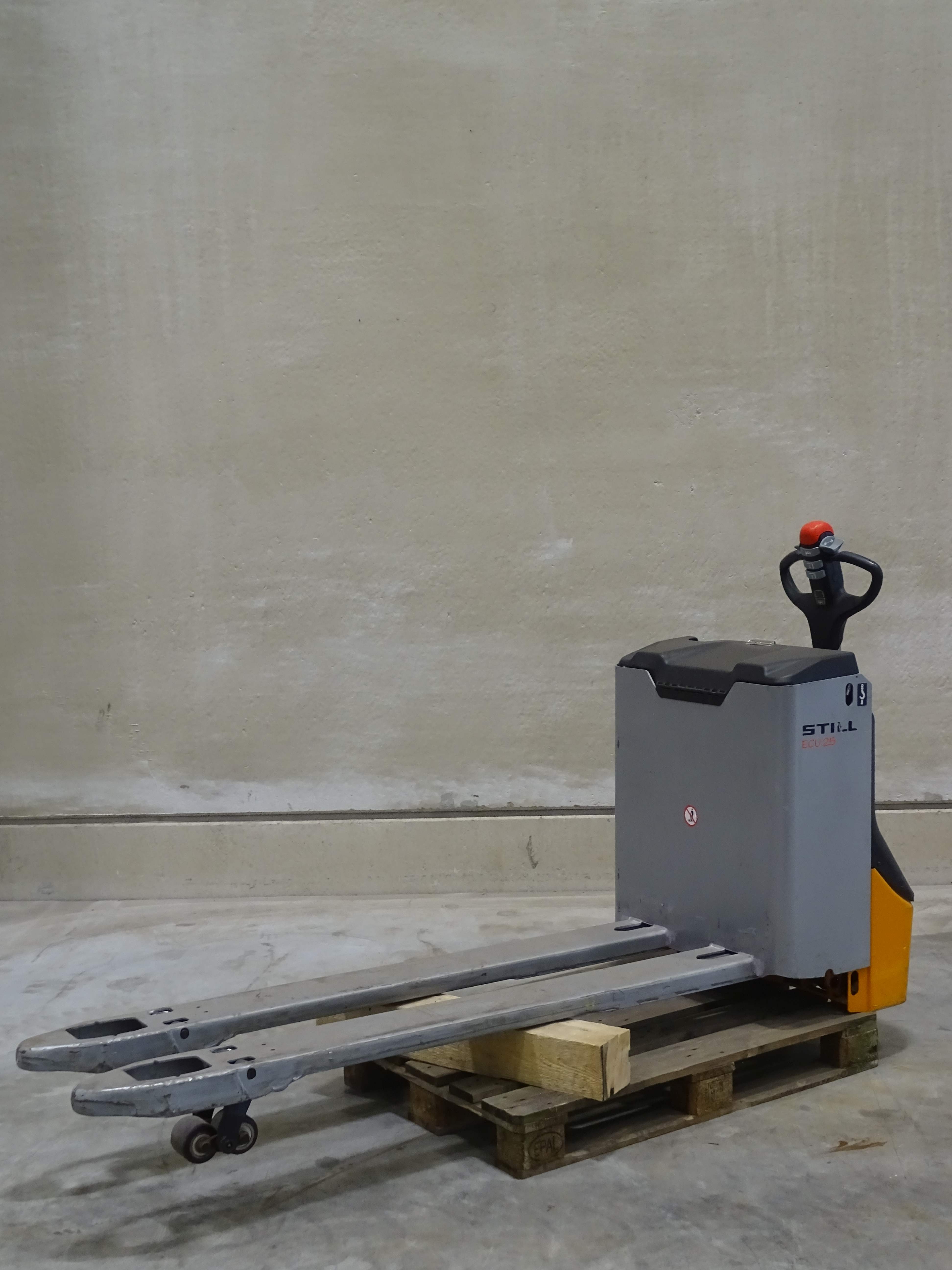 Still ECU25/1800MM Pallettruck www.blackforxx.com
