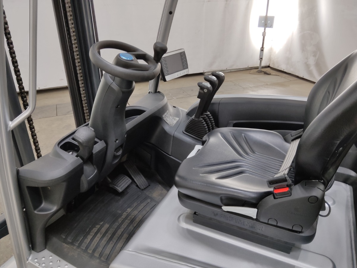 Still RX20-20L Elektro 3 Rad-Stapler www.blackforxx.com