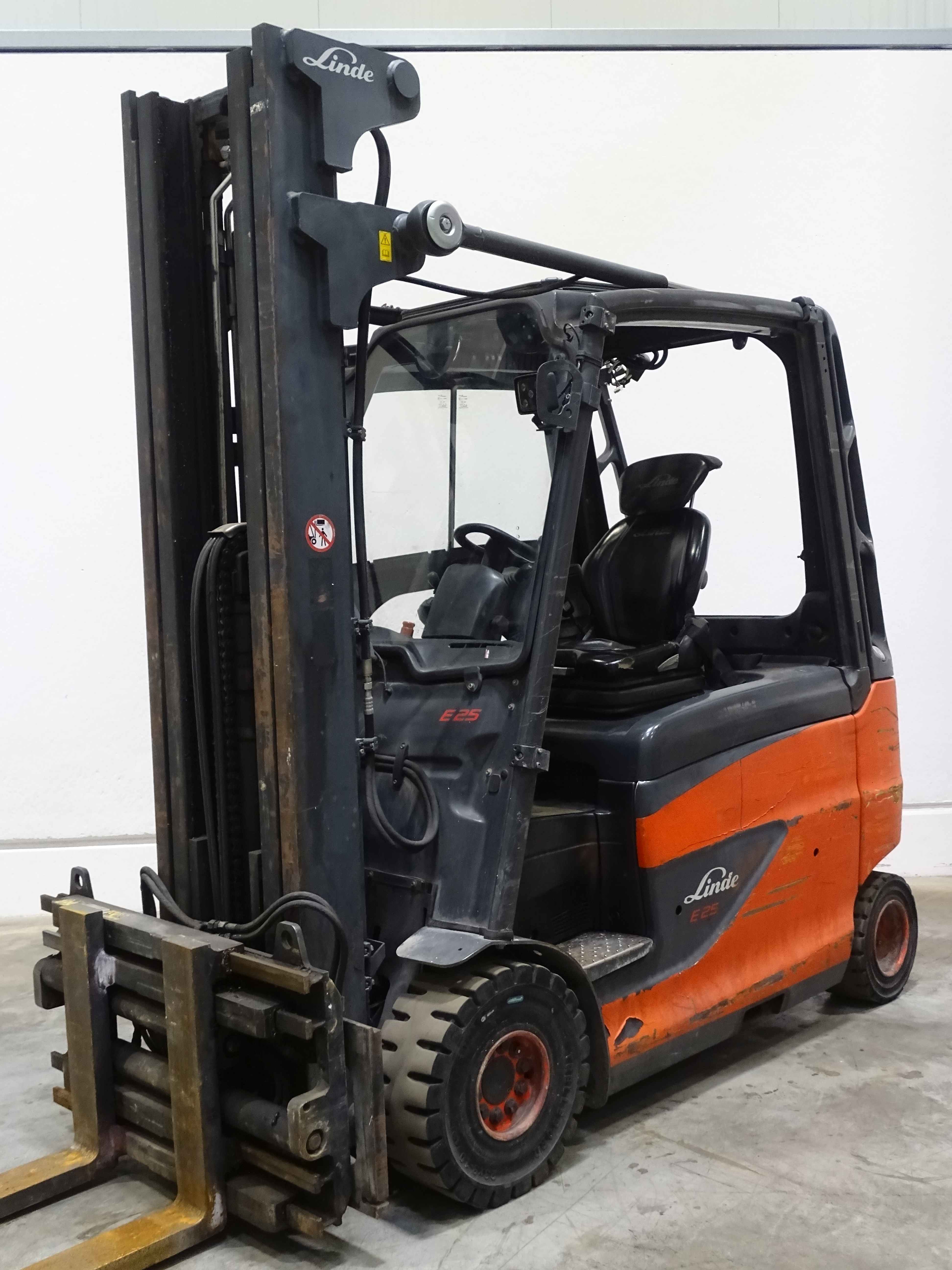 Linde E25HL-01/600 Elctrica de 4 ruedas www.blackforxx.com