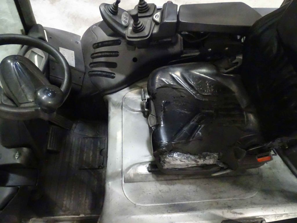 Still RX60-35 Elektryczny 4-kolowy www.blackforxx.com