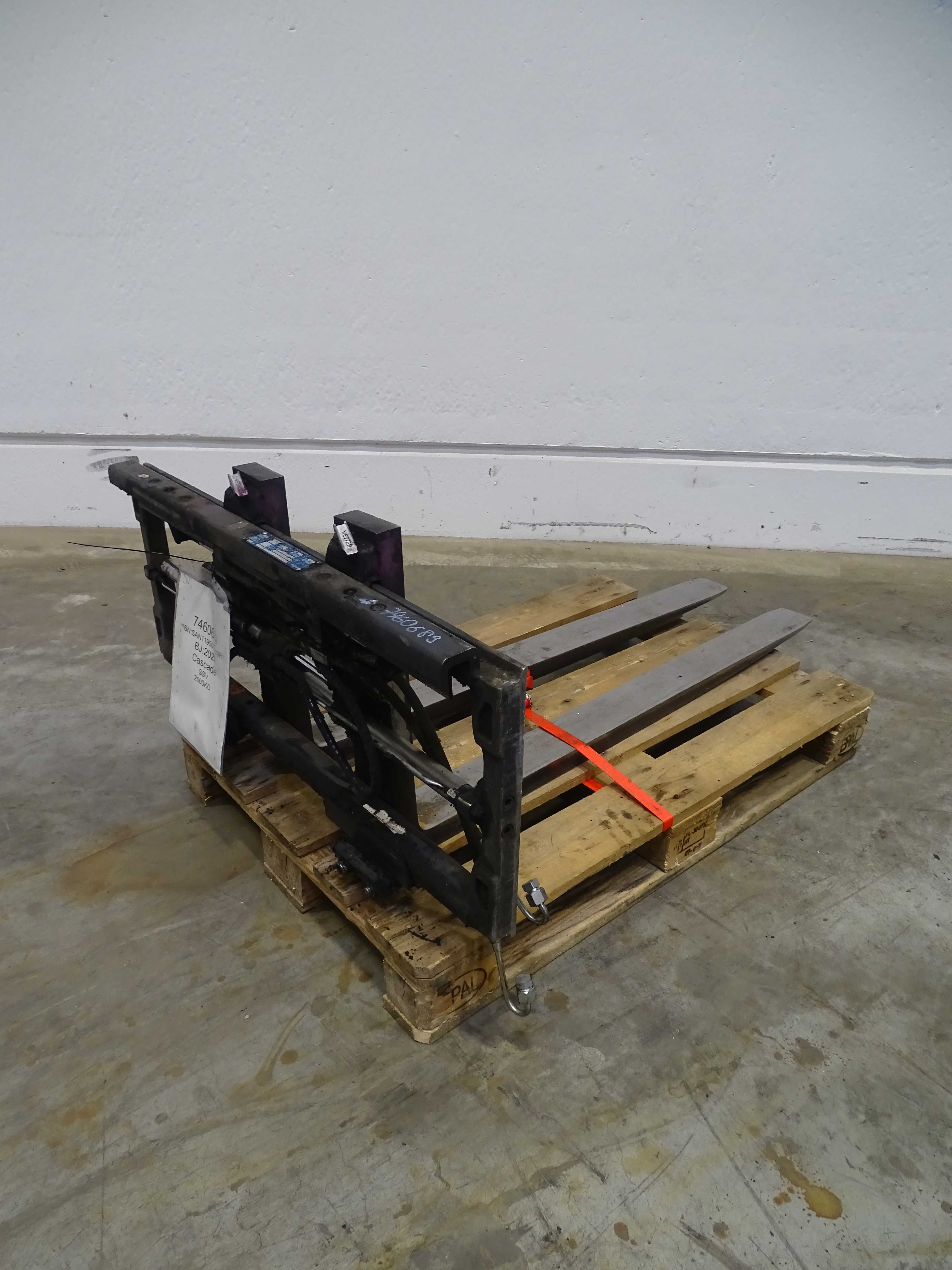 Cascade 55K86453 Side Shift www.blackforxx.com