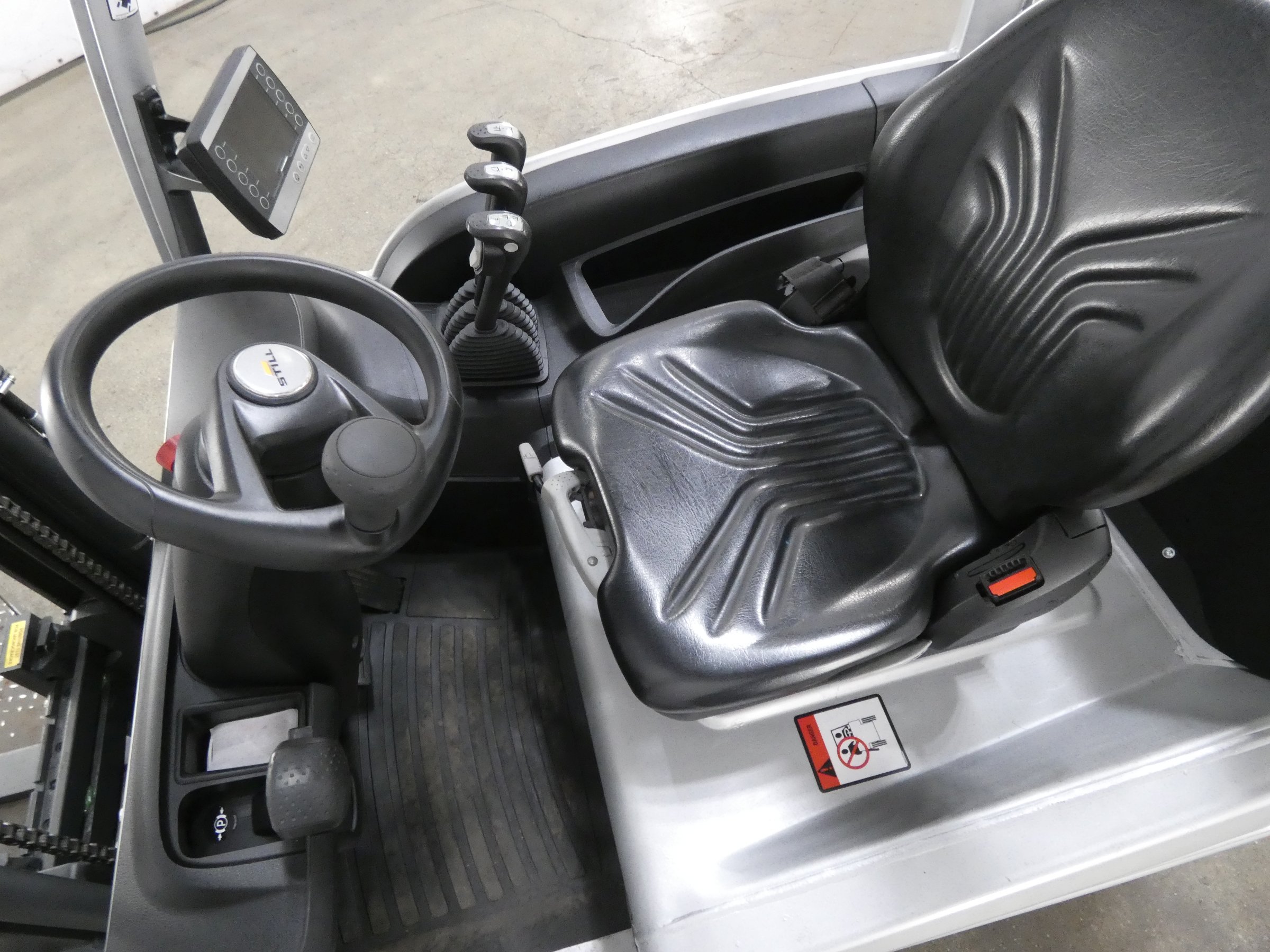 Still RX20-16/BRONZE Empilhador eltrico de trs rodas www.blackforxx.com