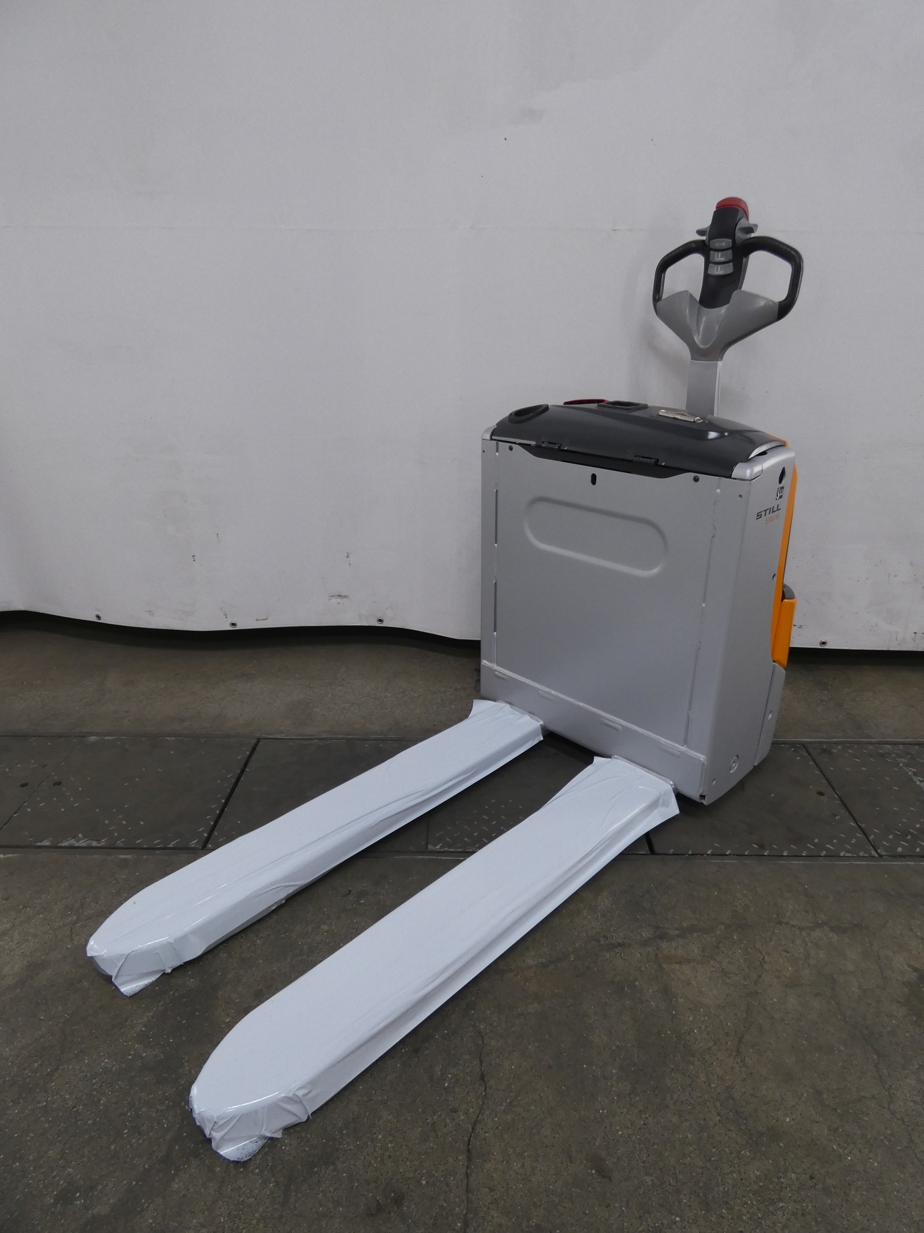 Still EXU16/BATT.NEU Electric Pallet Truck www.blackforxx.com