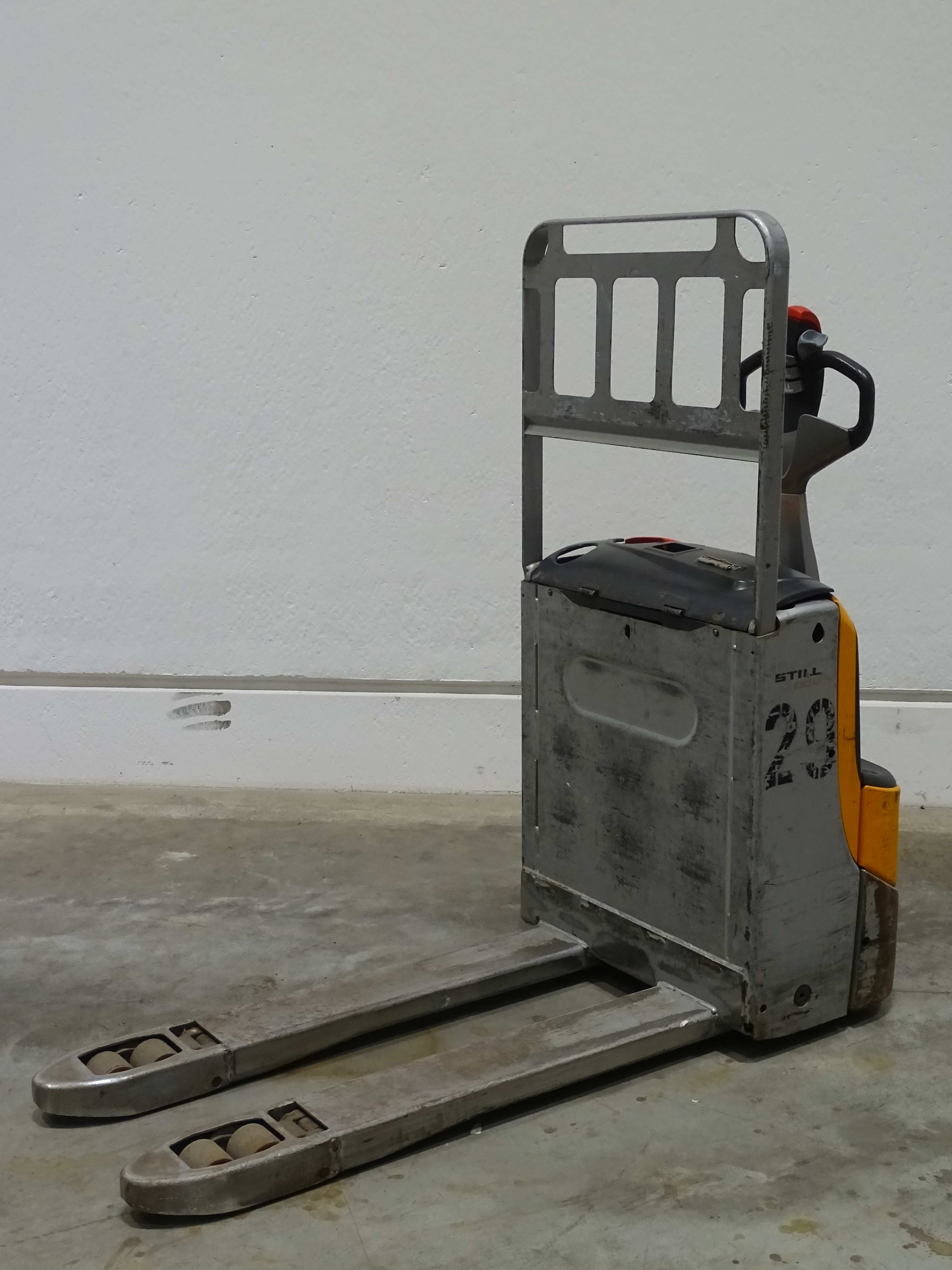 Still EXU16 Niederhubwagen www.blackforxx.com