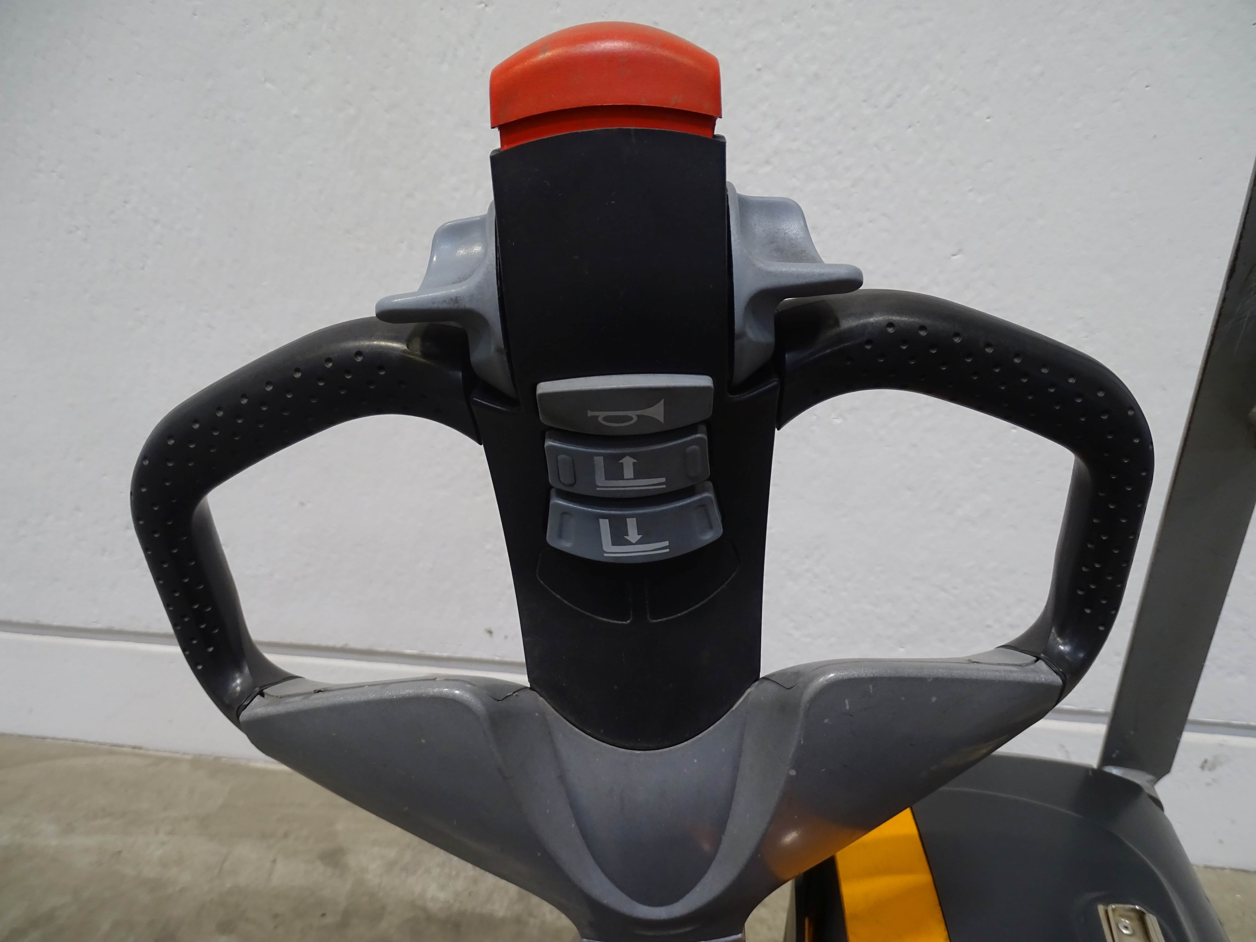 Still EXU16 Niederhubwagen www.blackforxx.com