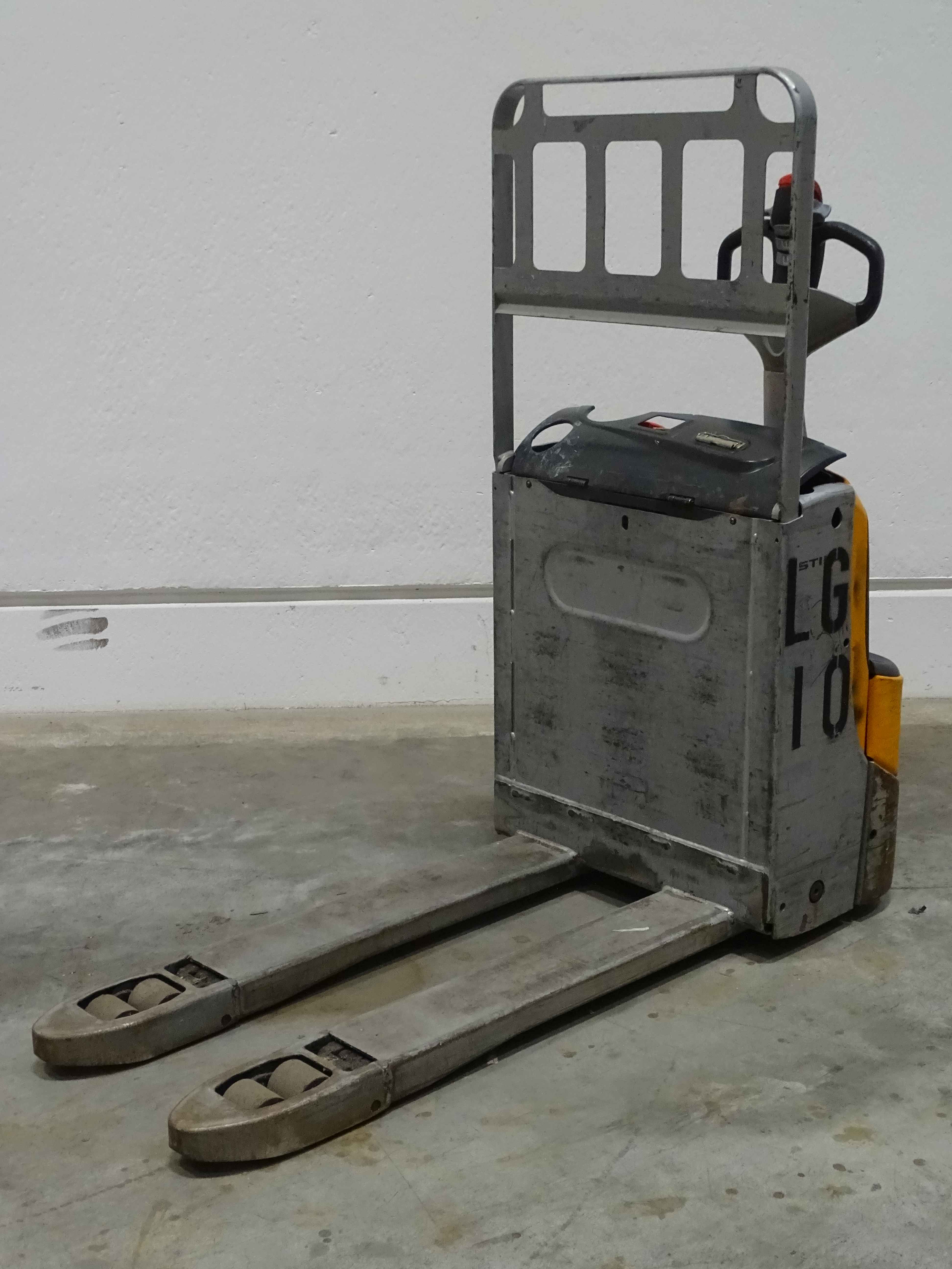 Still EXU16 Niederhubwagen www.blackforxx.com