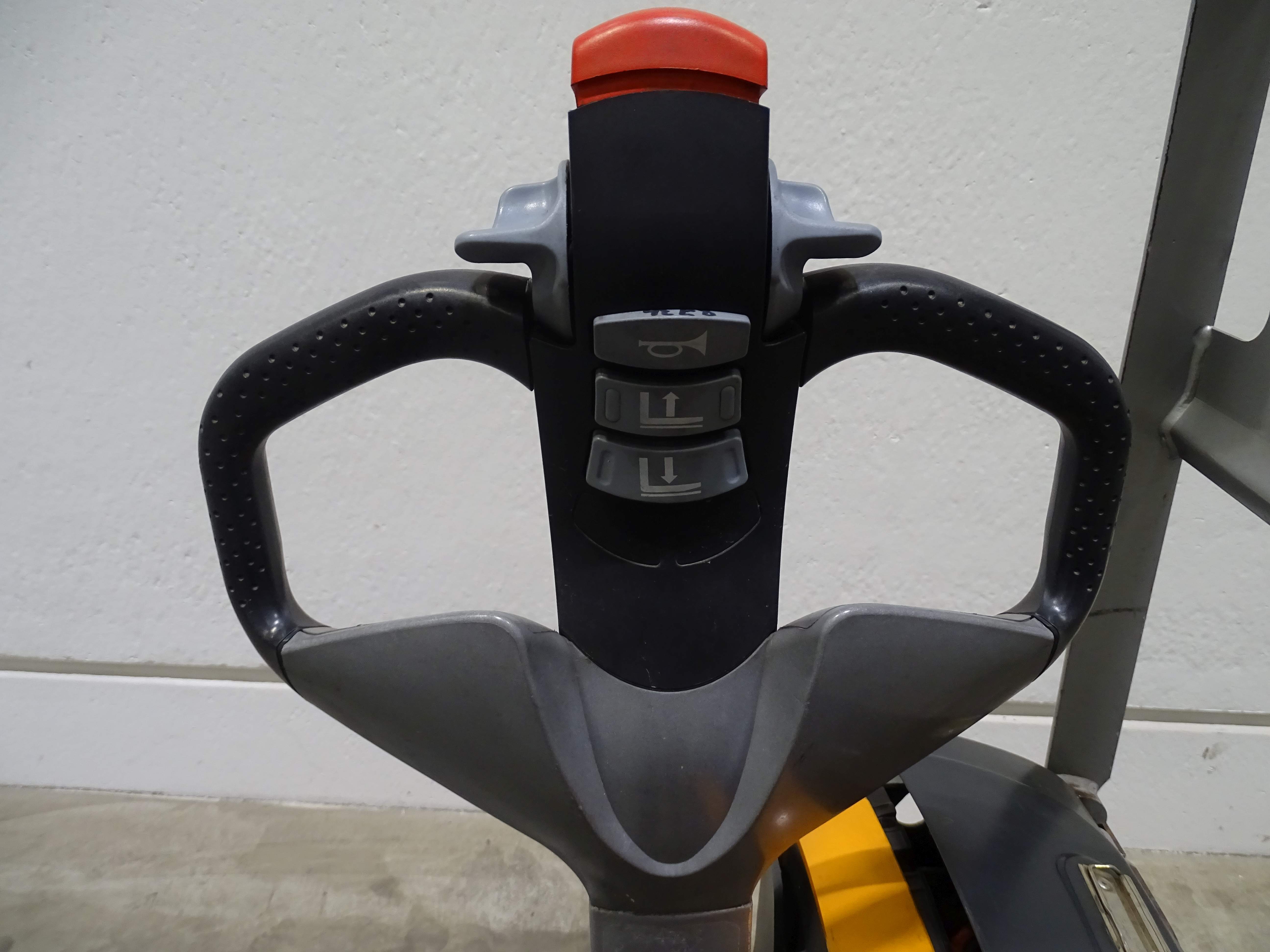 Still EXU16 Niederhubwagen www.blackforxx.com