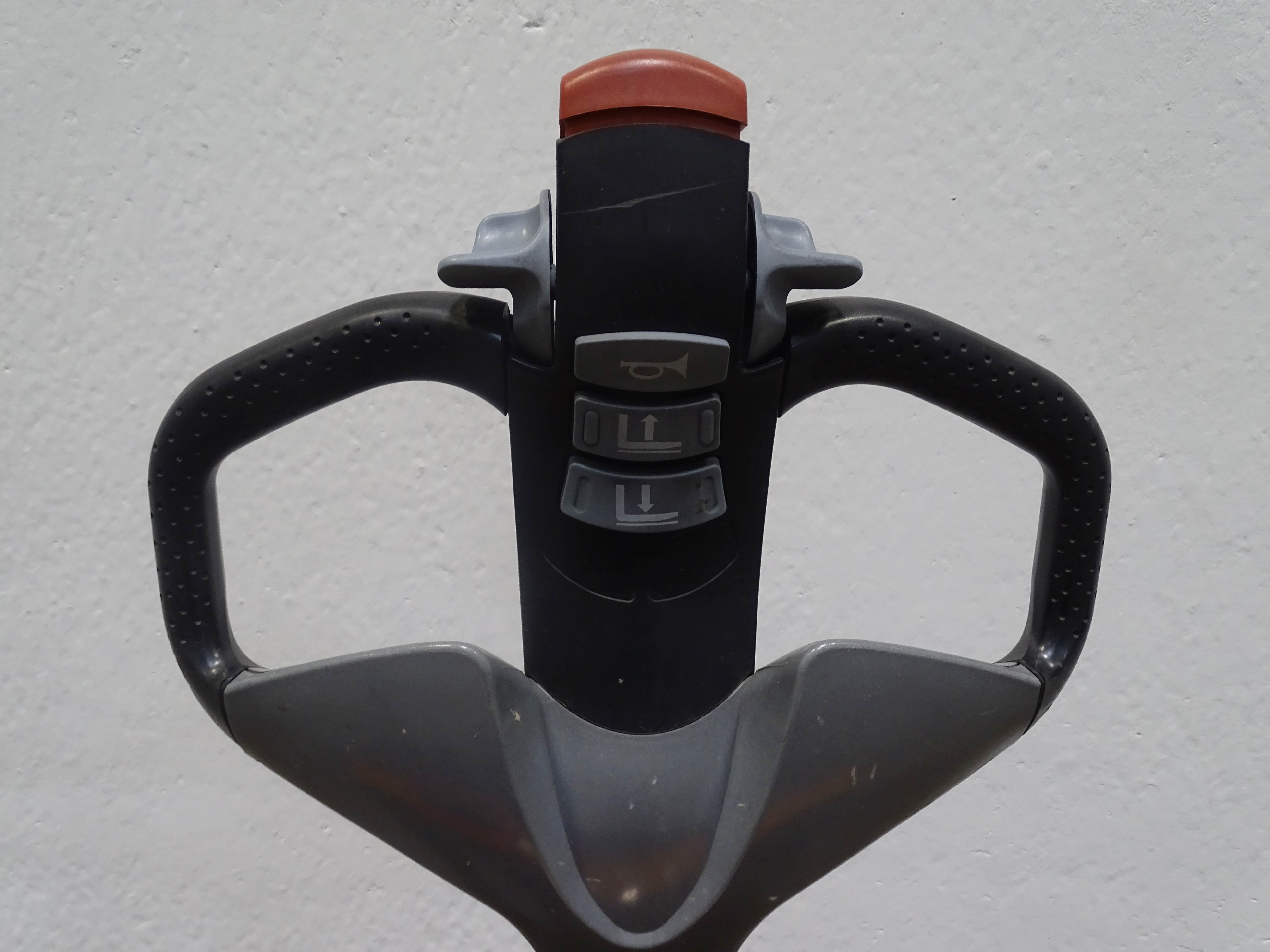 Still EXU16 Niederhubwagen www.blackforxx.com